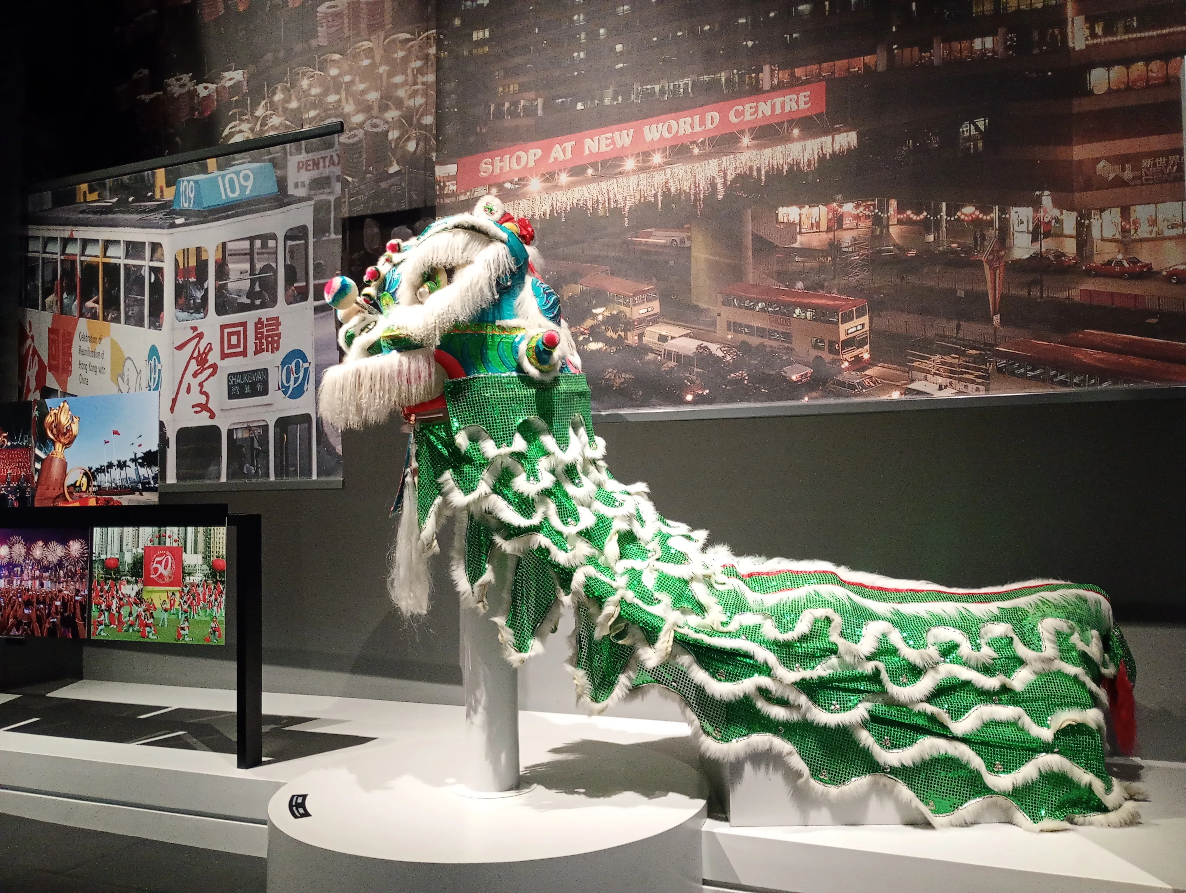 中国　香港　マカオ　鯉　骨董品　オブジェ　縁起物　インテリア　20×17cm 2026年香港マカオ一人旅③油蔴地警署光影之旅・香港歴史博物館・スター
