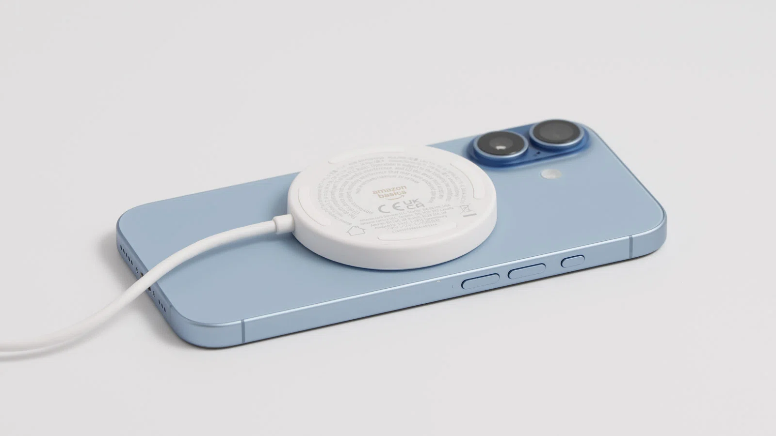 iPhoneにおすすめの充電器15選！急速充電からワイヤレス・車載まで