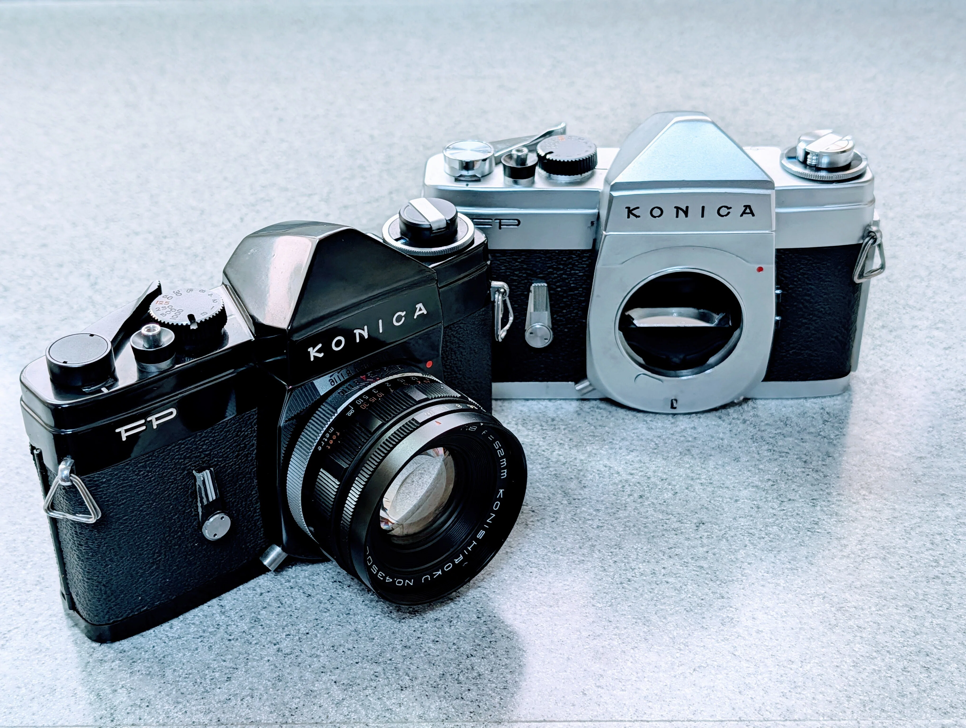 【希少・金属ボディ】KONICA FP + HEXANON 52mm F1.8 I'm Back Film 「KONICA FP」いい感じ｜hops0914