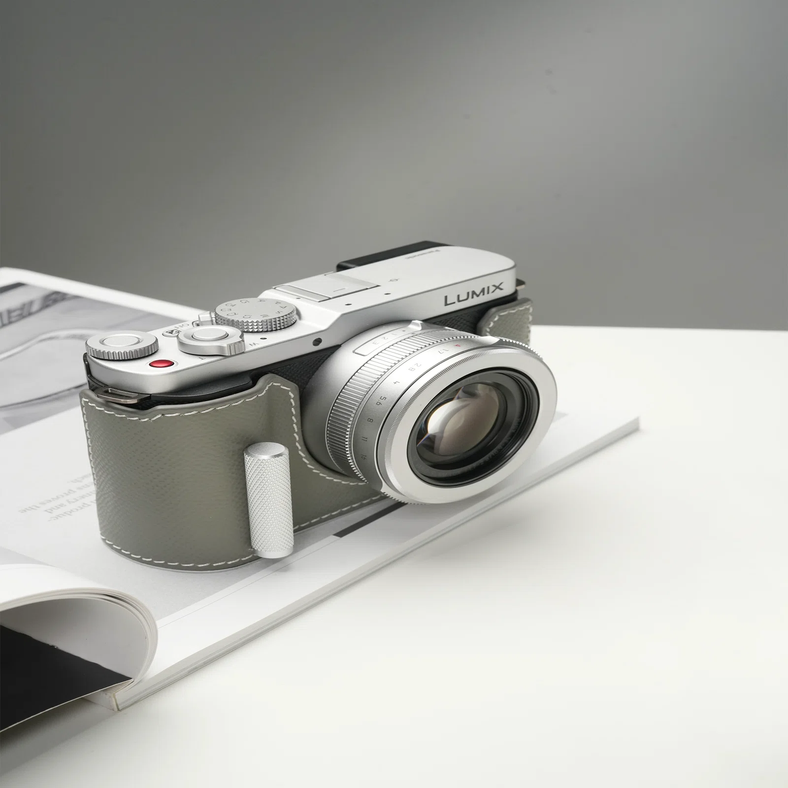 プレスリリース】 MR.STONE、Panasonic LUMIX L10専用レザーケースを