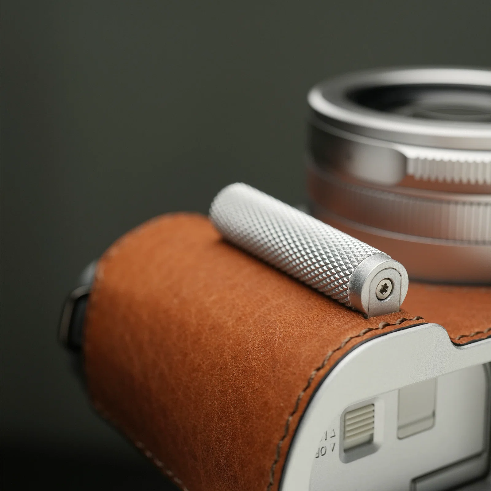 プレスリリース】 MR.STONE、Panasonic LUMIX L10専用レザーケースを