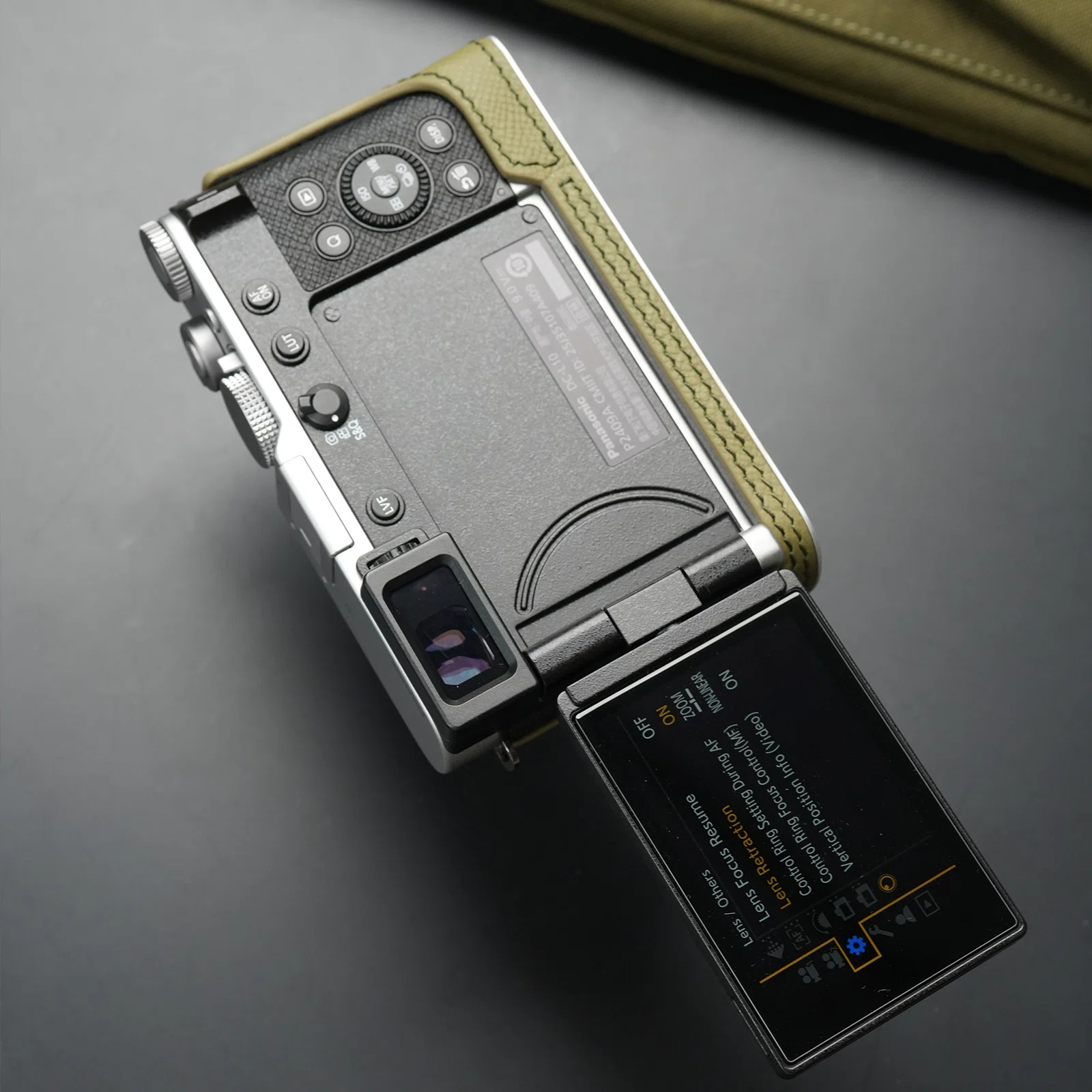 プレスリリース】 MR.STONE、Panasonic LUMIX L10専用レザーケースを
