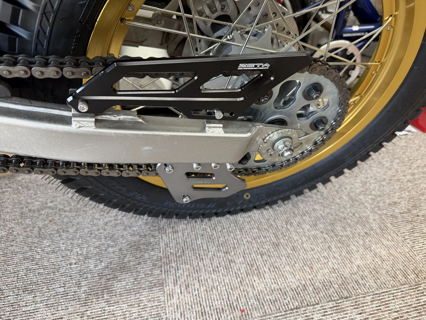 セロー250のヒールガードとチェーンガイドを交換した｜Hirokazu Nishi
