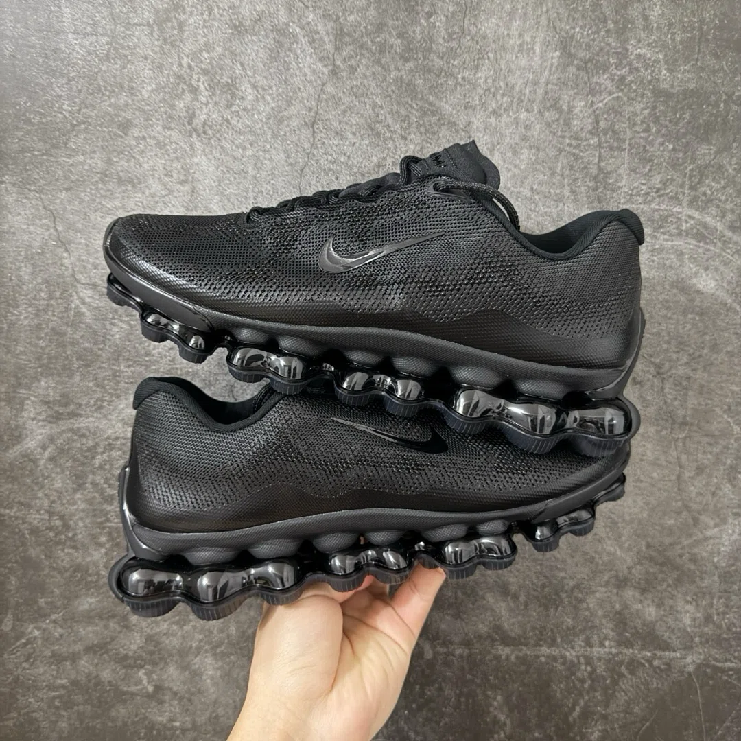 ナイキ エア リキッド マックス トリプルブラック IQ7634-003｜Fog Kicks
