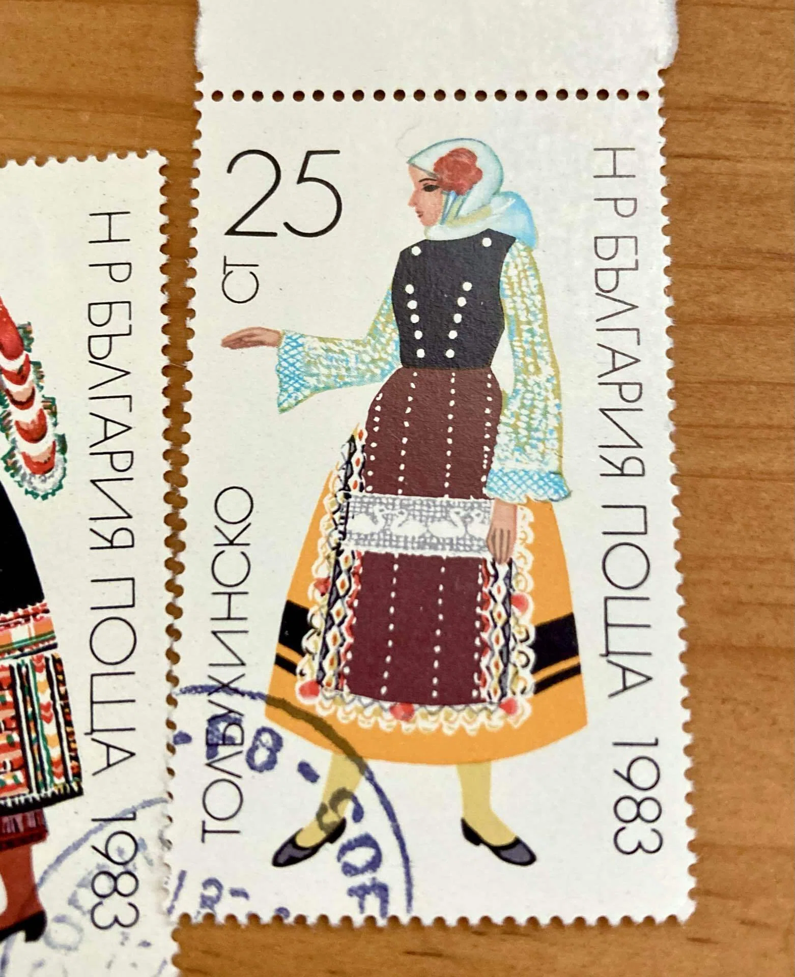 刺繍、レース、花冠… 世界で一番かわいい民族衣装はどこの国？｜文子