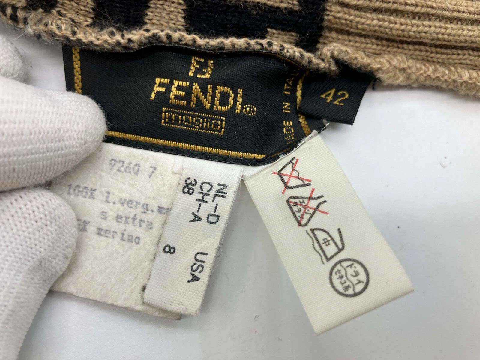 FENDI FF Zucca Logo Knit Gloves Beige Black 100% Merino Wool Made