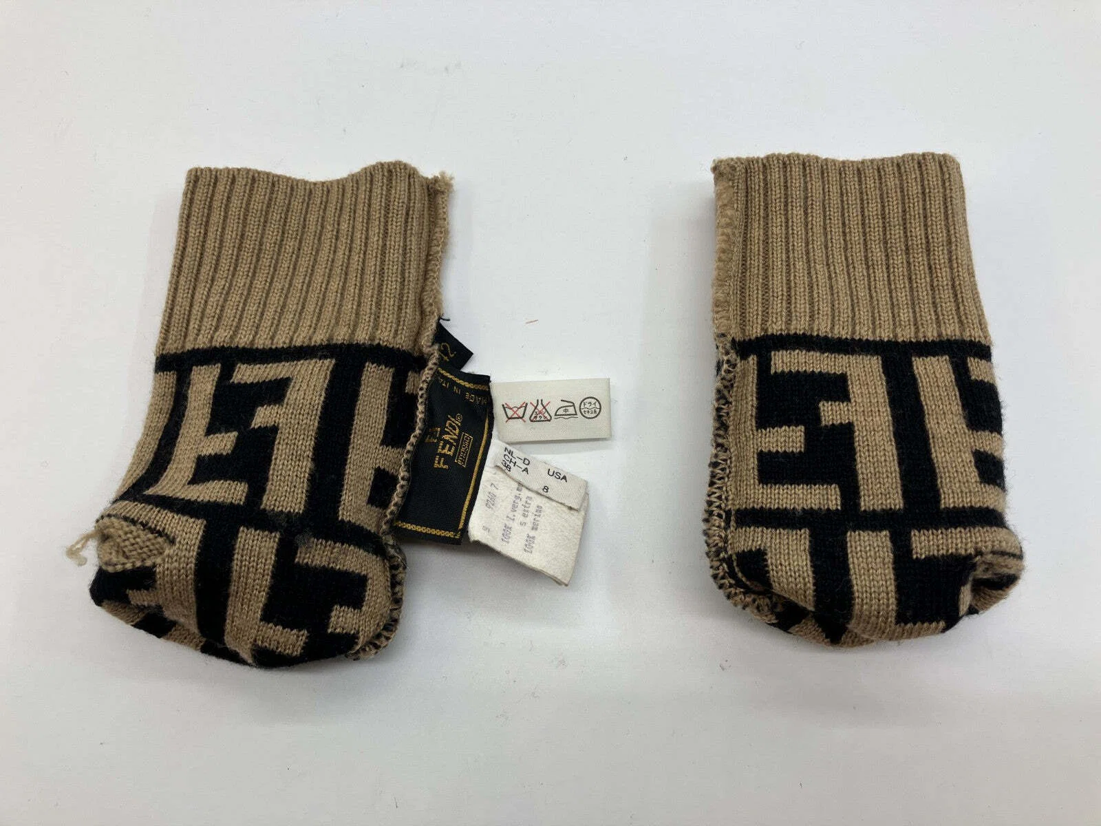 FENDI FF Zucca Logo Knit Gloves Beige Black 100% Merino Wool Made