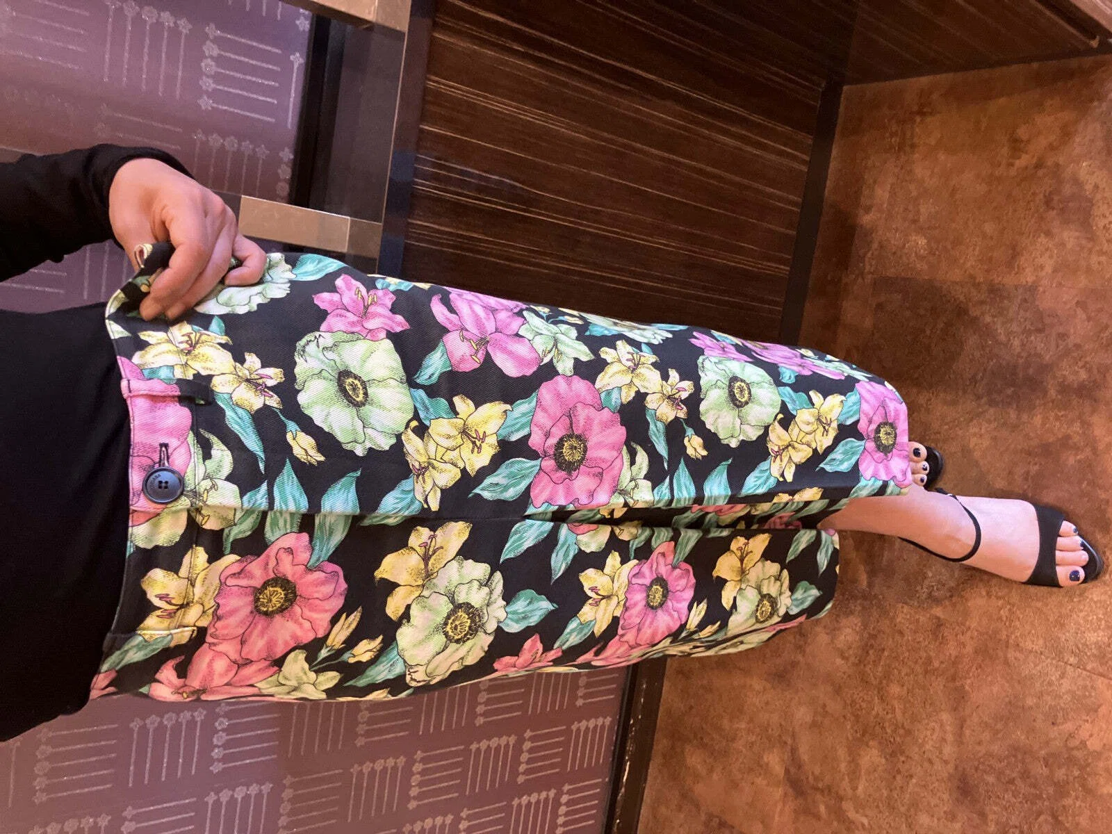 BALENCIAGA バレンシアガ プリーツスカート マルチカラー 36 BALENCIAGA Floral Skirt Size 36 Cotton Black Multicolor Made in