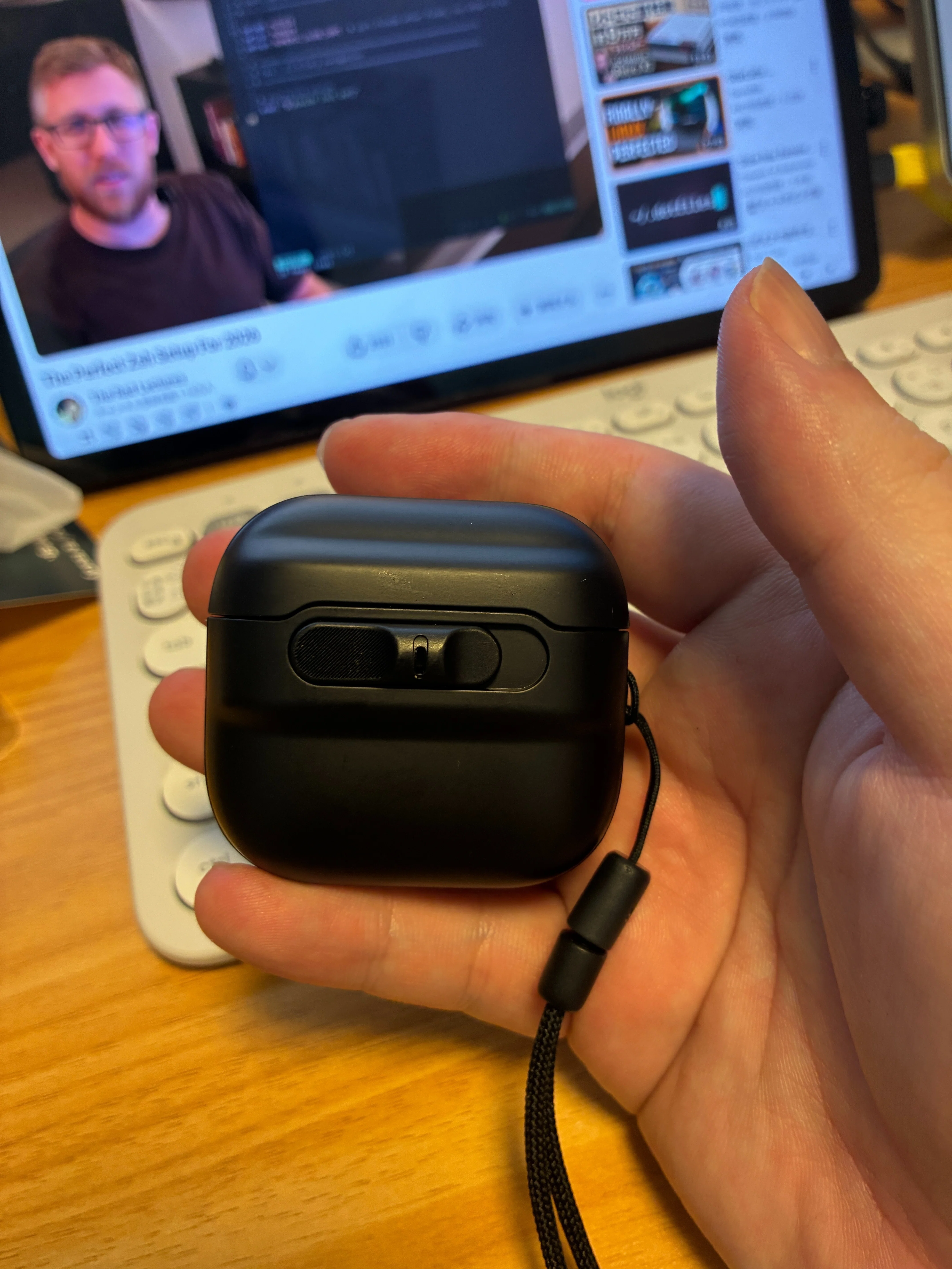 PR】ESR AirPods 4ケース 正直レビュー——Appleが省いた