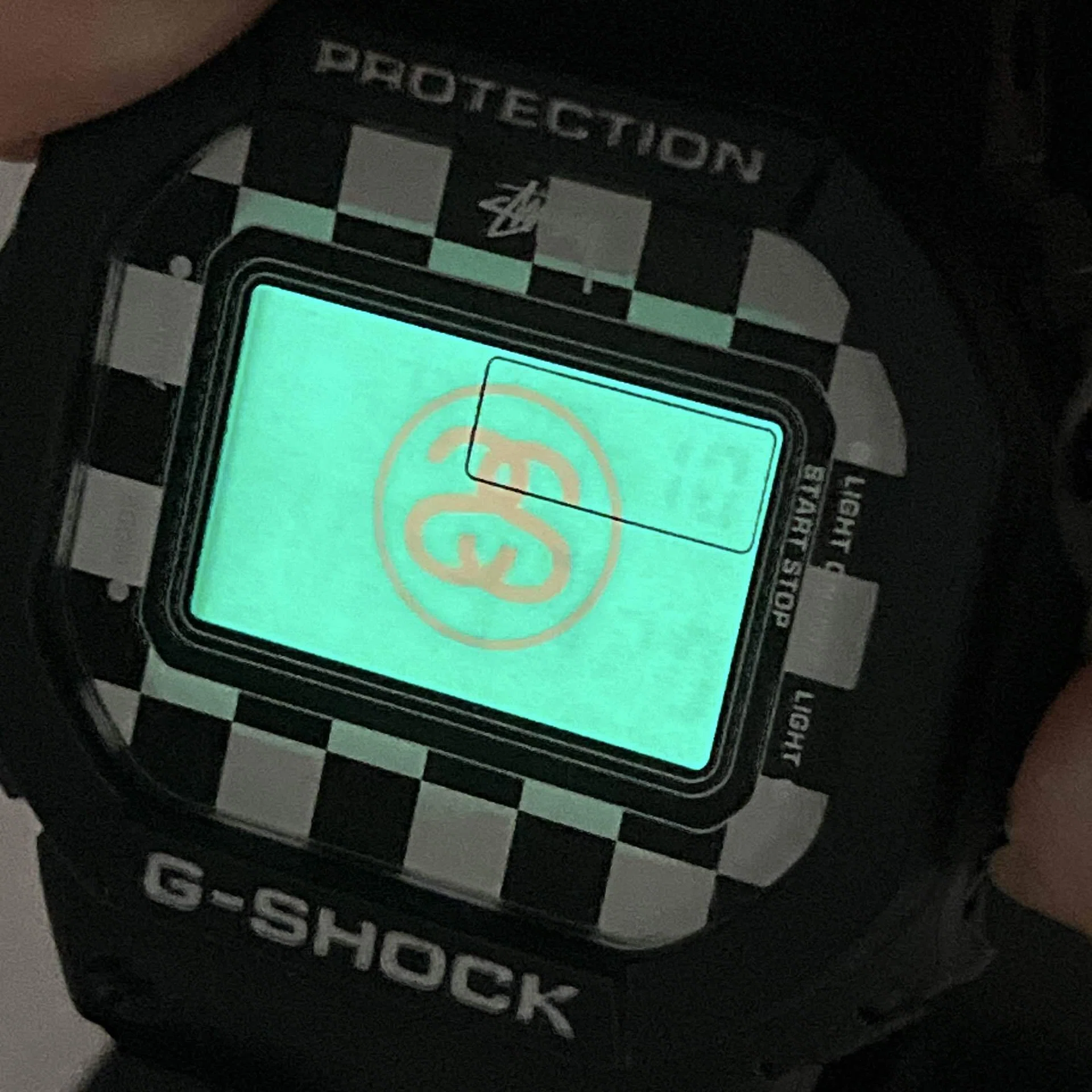 ストリートの覇者が宿るスクエア。G-SHOCK「DW-5600VT STUSSYコラボ