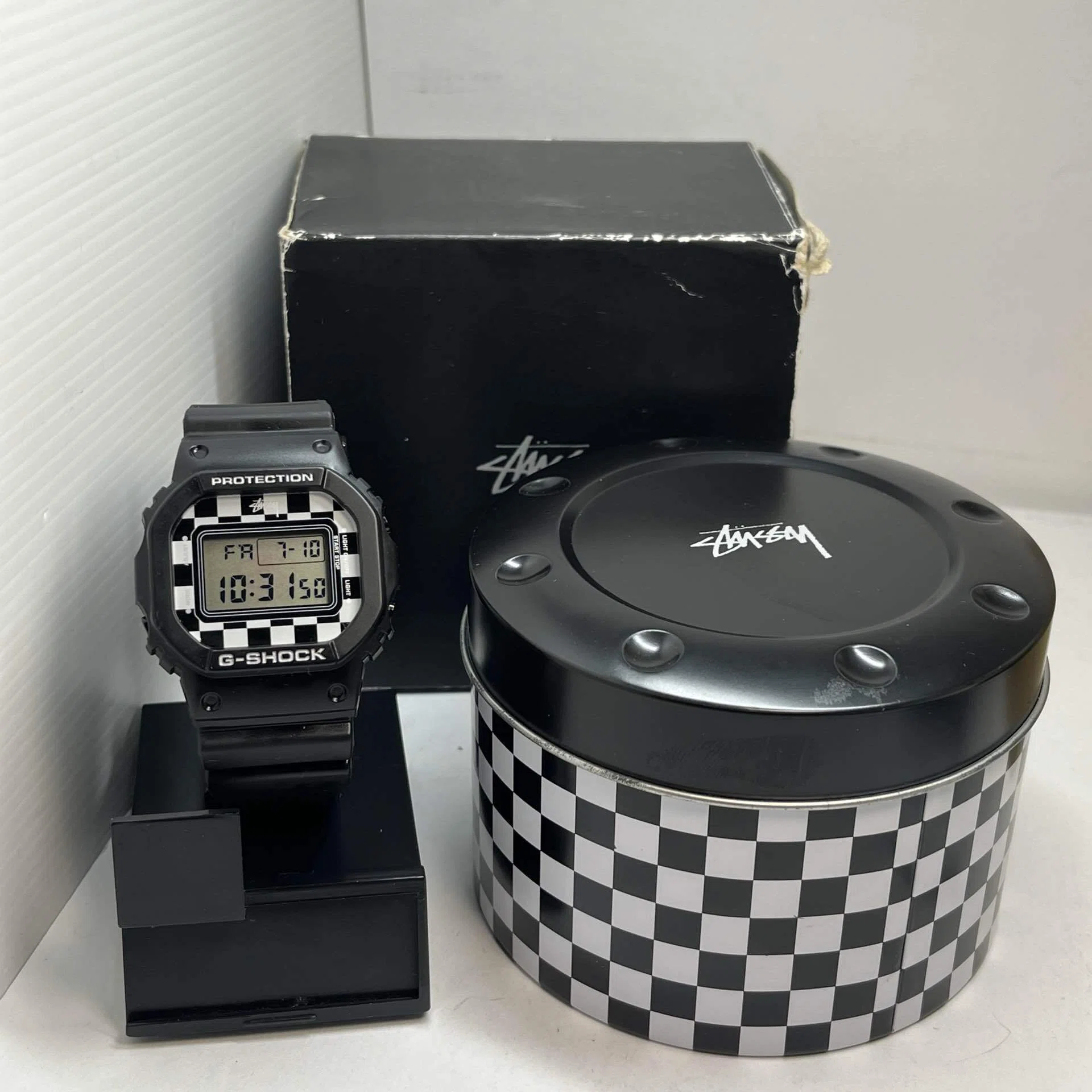 ストリートの覇者が宿るスクエア。G-SHOCK「DW-5600VT STUSSYコラボ