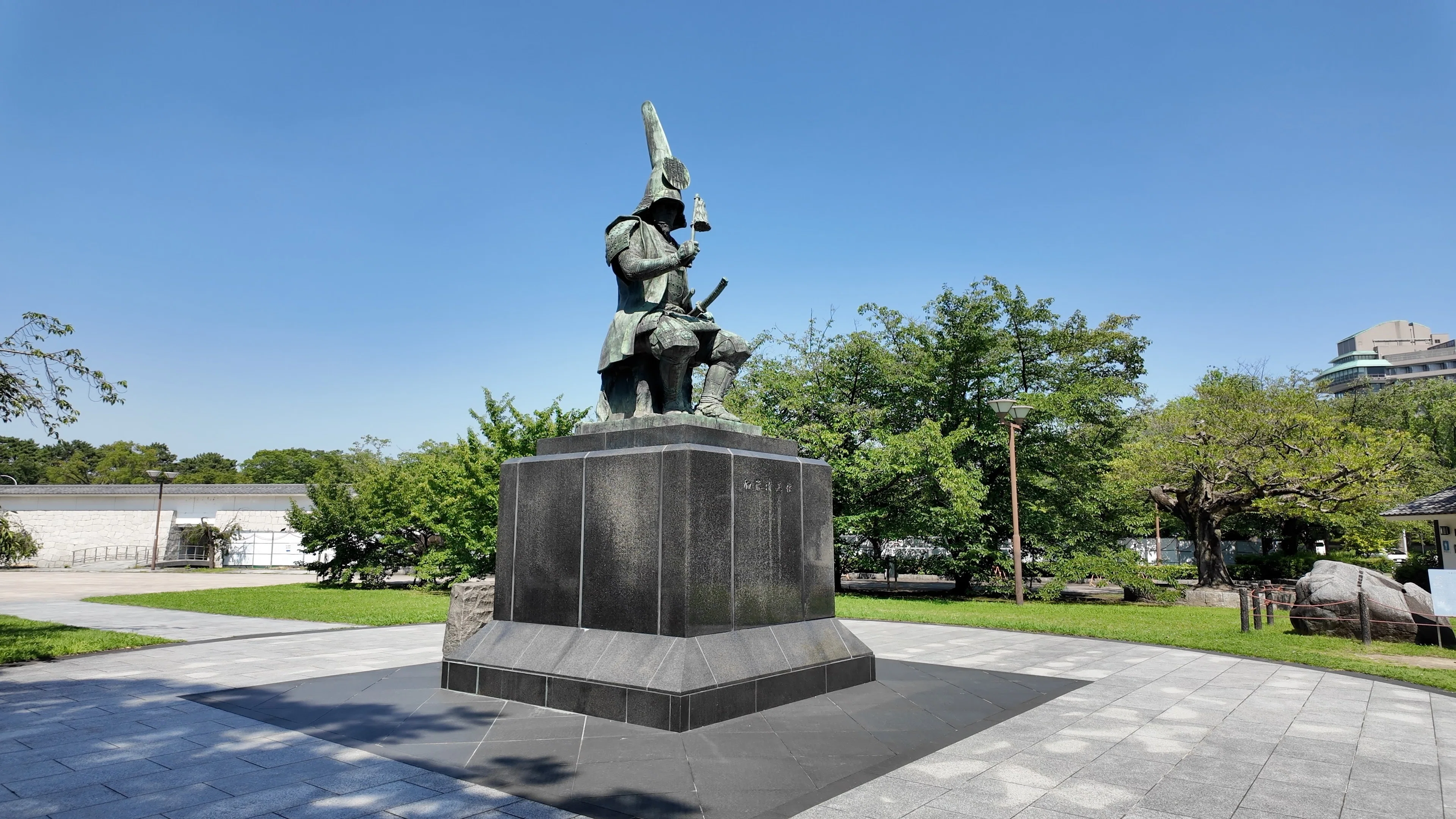 名城公園彫刻の庭】名古屋能楽堂の隣にひっそり佇む散歩道｜Masami Ikawa