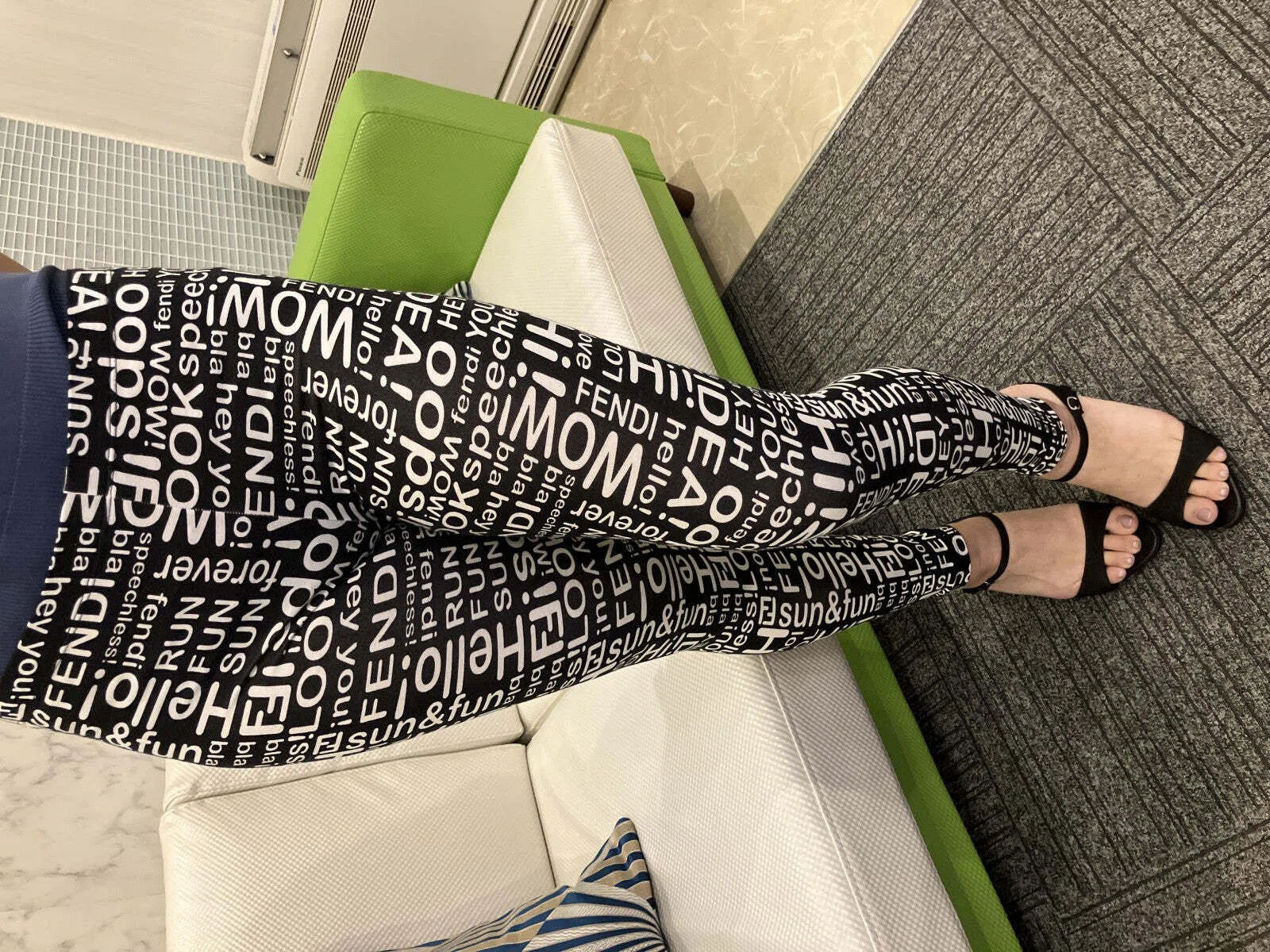 FENDI Logo Leggings Pants Black Size 10A Made in Italy Stretch