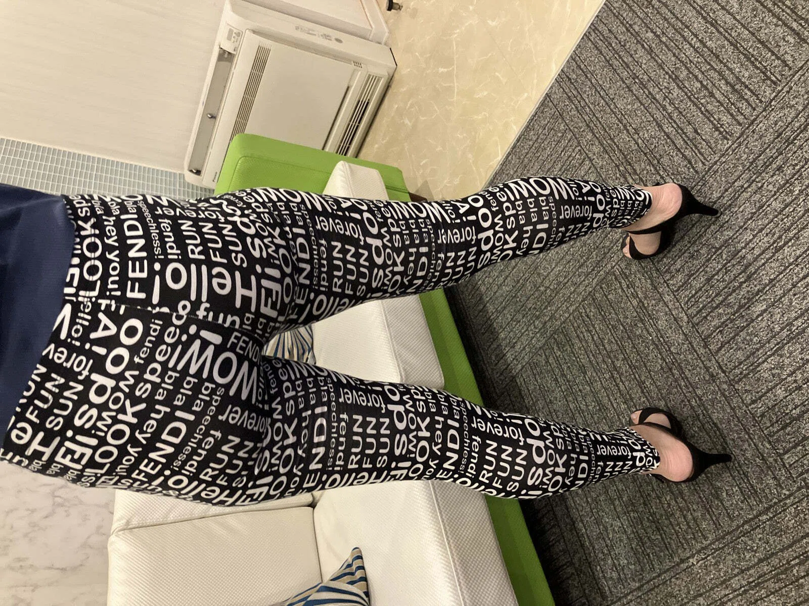 FENDI Logo Leggings Pants Black Size 10A Made in Italy Stretch