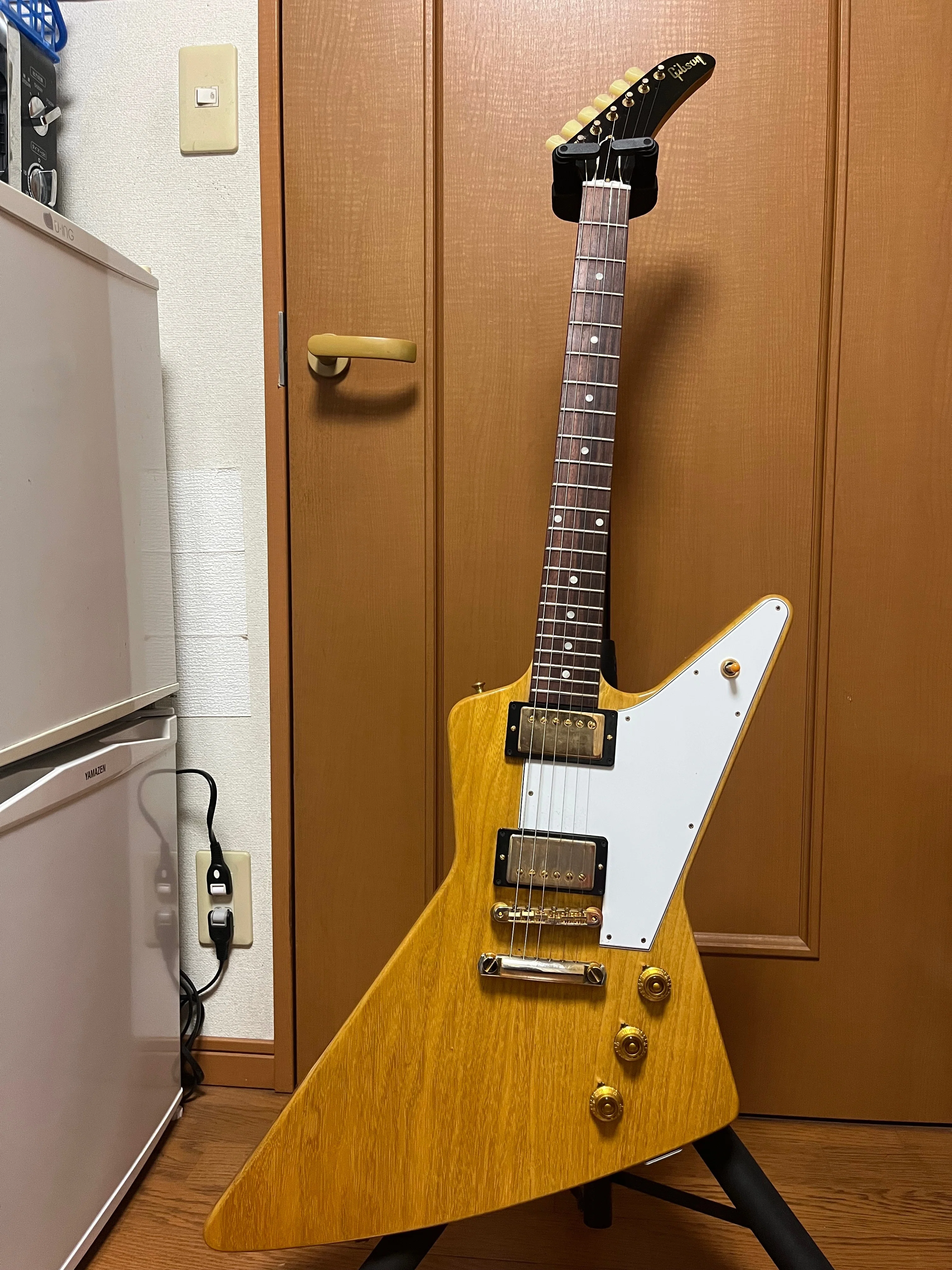 Gibson Explorer 1995年製【PU交換カスタム】 今回は、このGuitarをご紹介させて下さい。これで変形Guitarシリーズは