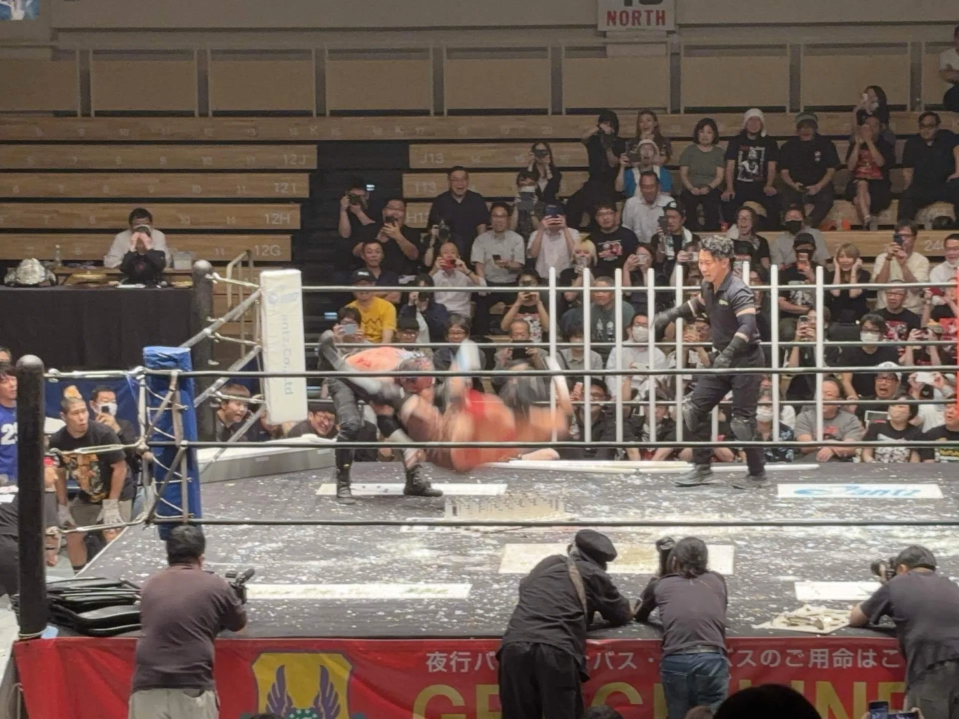 君はプロレスの「デスマッチ」を観戦したことがあるか！？｜KT