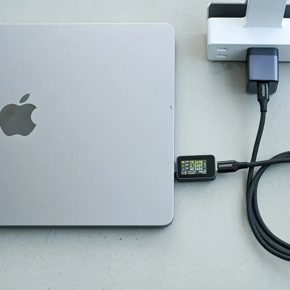 MacBook Air シルバー 充電器付き MacBookの充電器おすすめ9選！まだ純正品使ってるの？｜マクリン(新井