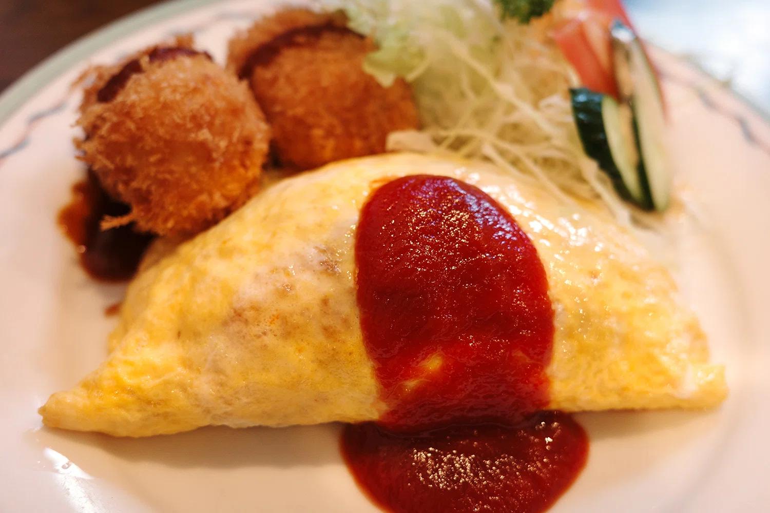ウルトラマンの街で60年愛される老舗洋食店「キッチン マカベ」｜ポメ