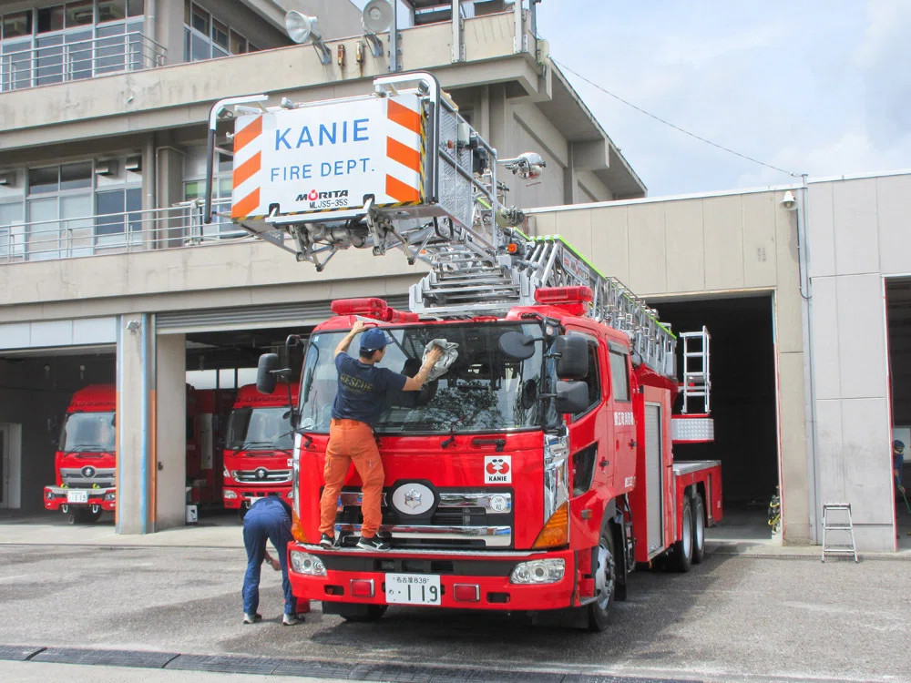 第38回】消防署 / 蟹江町消防署探訪記録～ 洗車風景にわたしの心まで洗