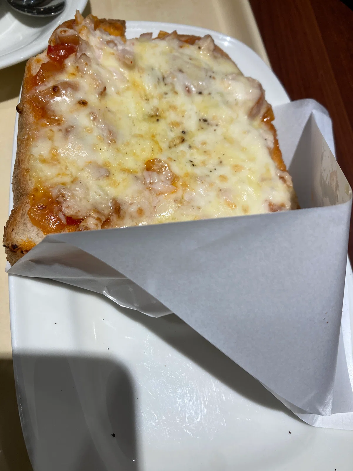 具材の盛りが、明らかに違うホットモーニング層も分厚い!