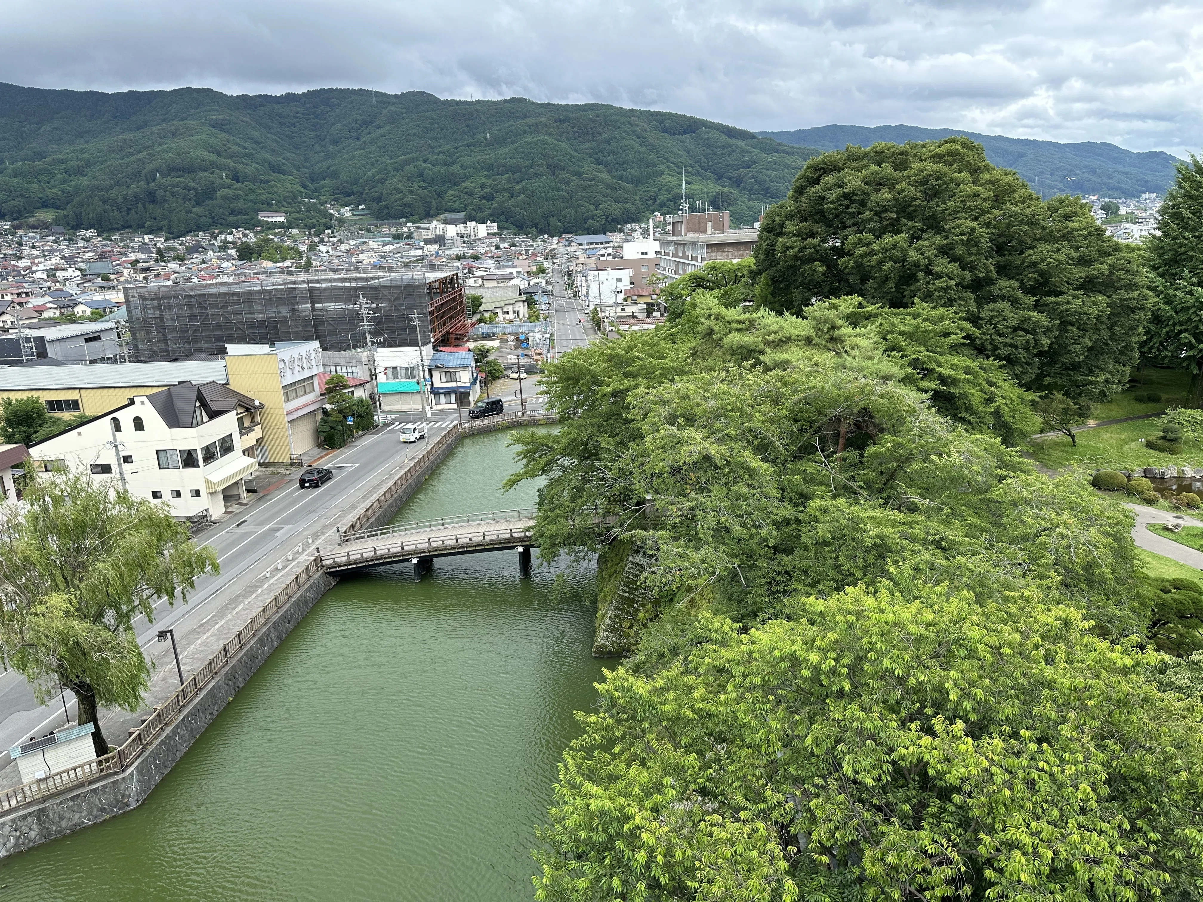 温泉が引かれていた城、長野・諏訪市の高島城｜関友美 / 日本酒