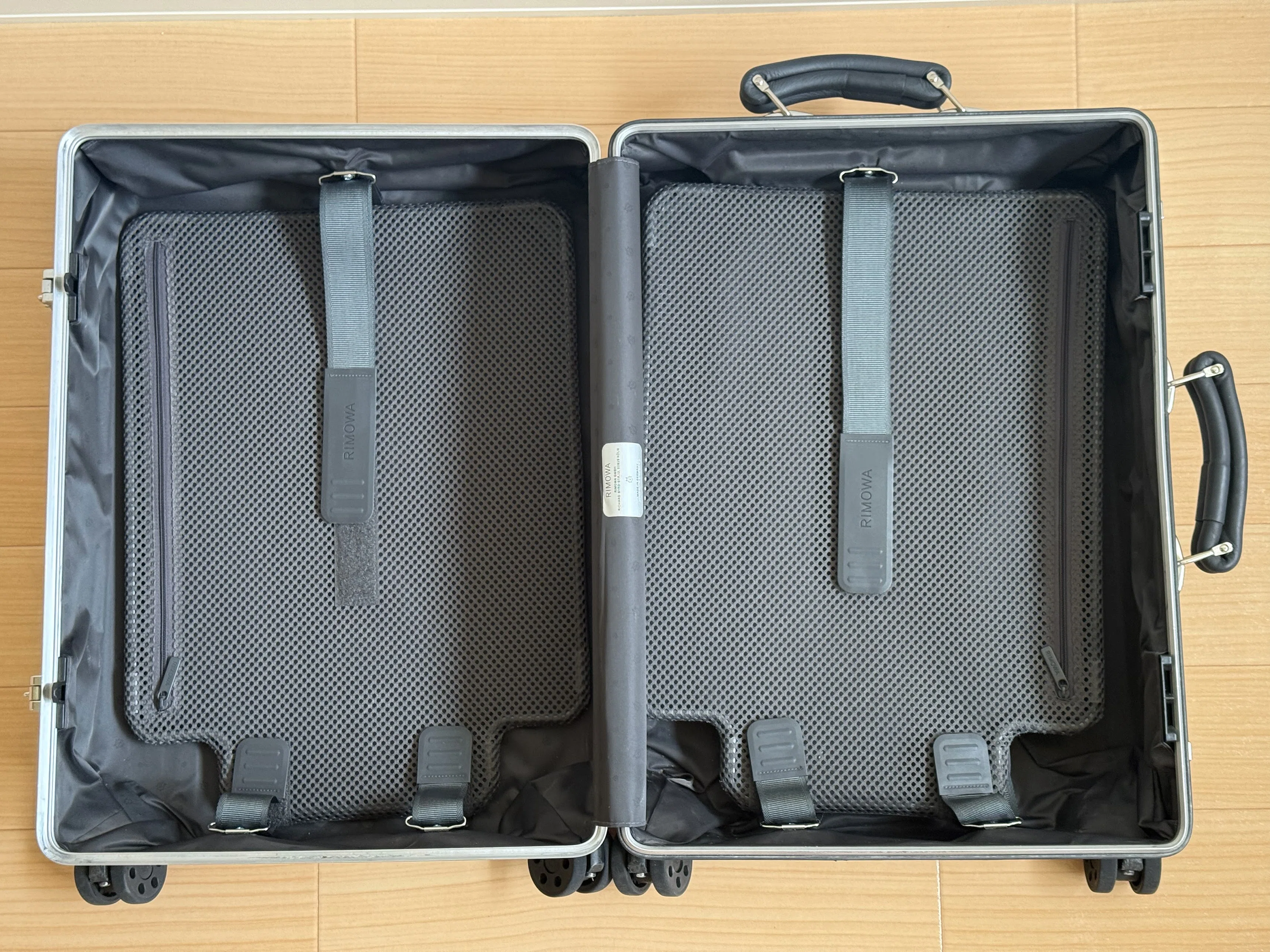 RIMOWA】高いけど、所有欲は満たされる。「Classicキャビン」を2年使っ
