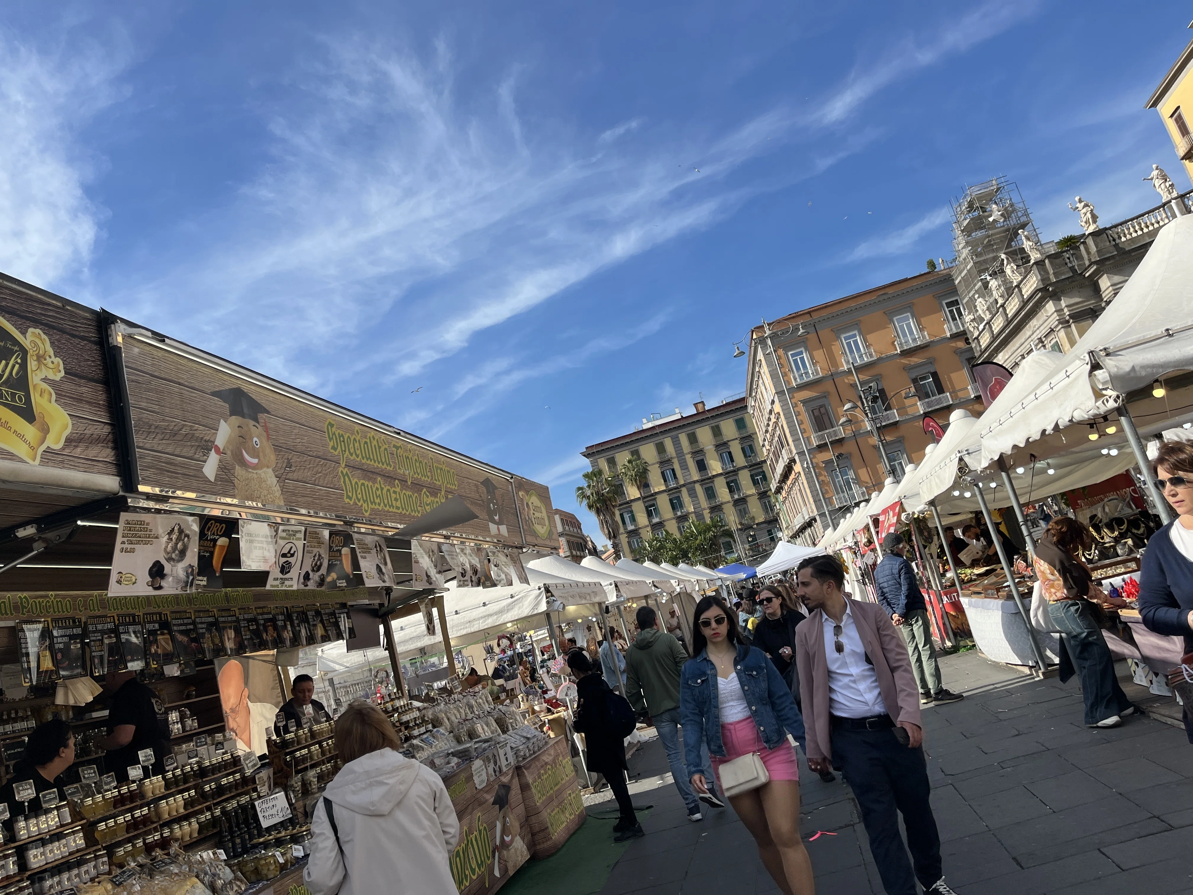 マリオと旅するイタリア［2日目-4］ナポリの屋台でちょい飲み、のち