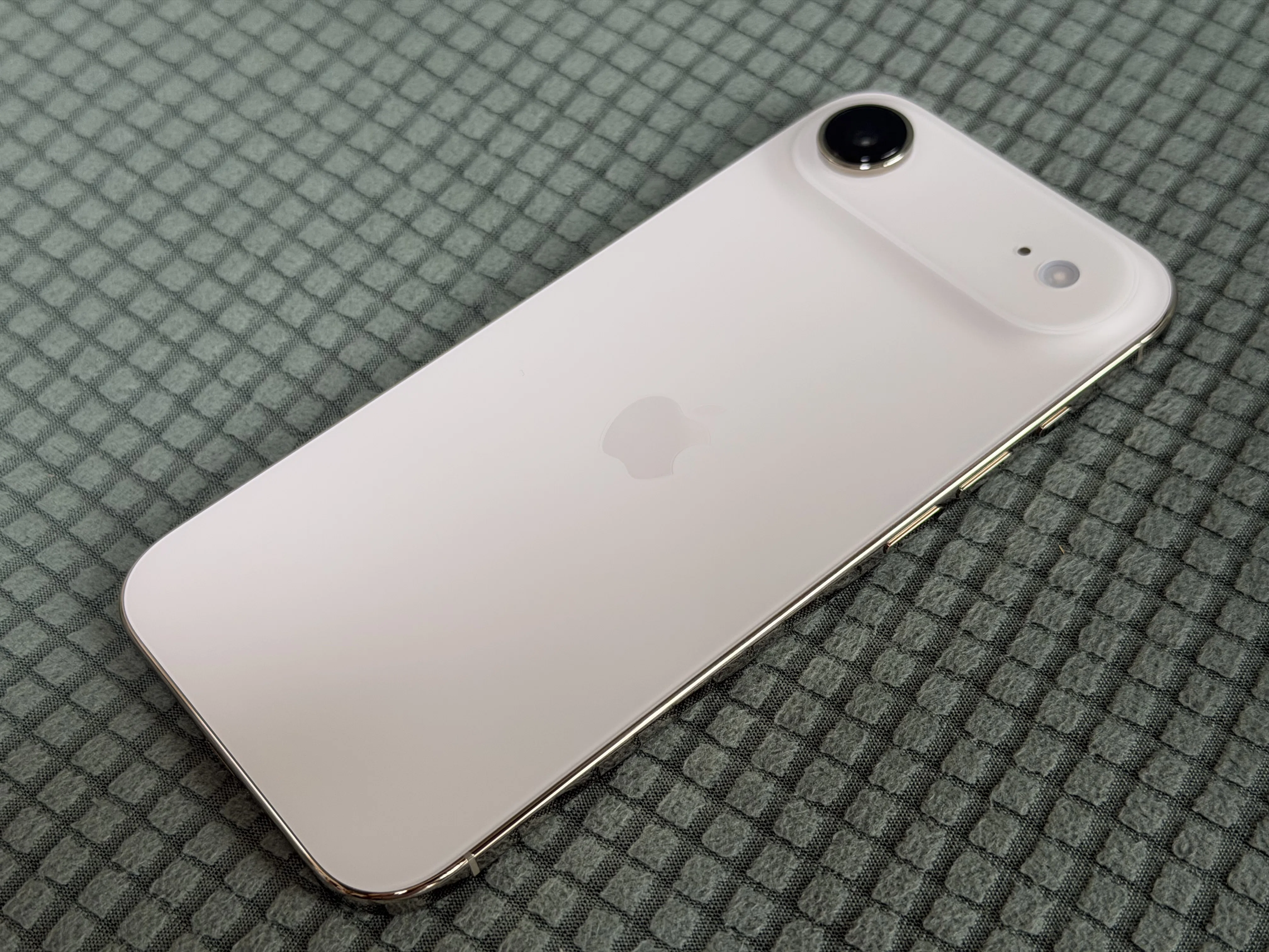 📱購入】 2025 Apple iPhone Air 1TB 〜 最強“Pro”と最薄“Air”の行末は