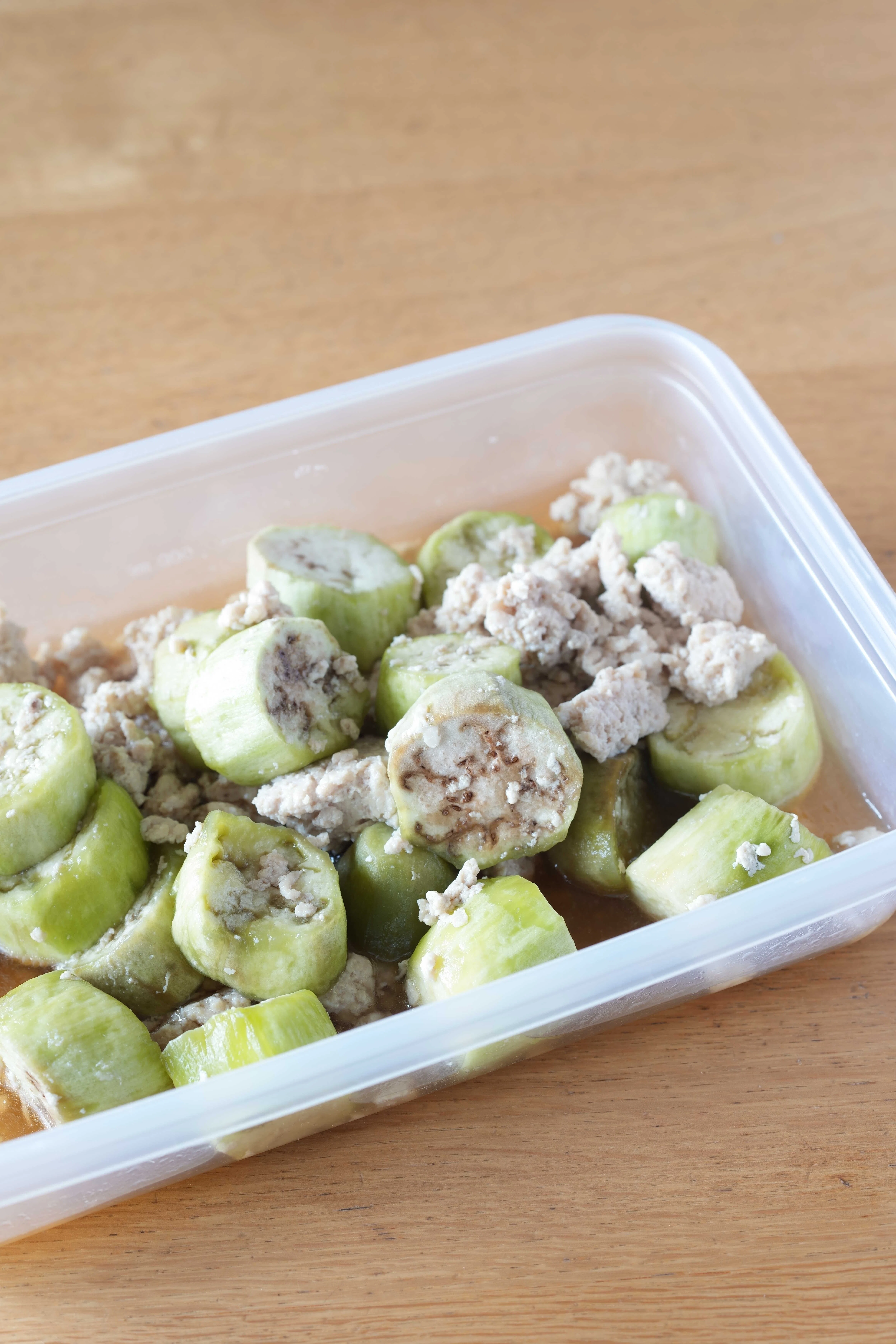 冷たさがごちそうな夏野菜レシピあり〼「鶏ひき肉の冷やしなす」｜本田
