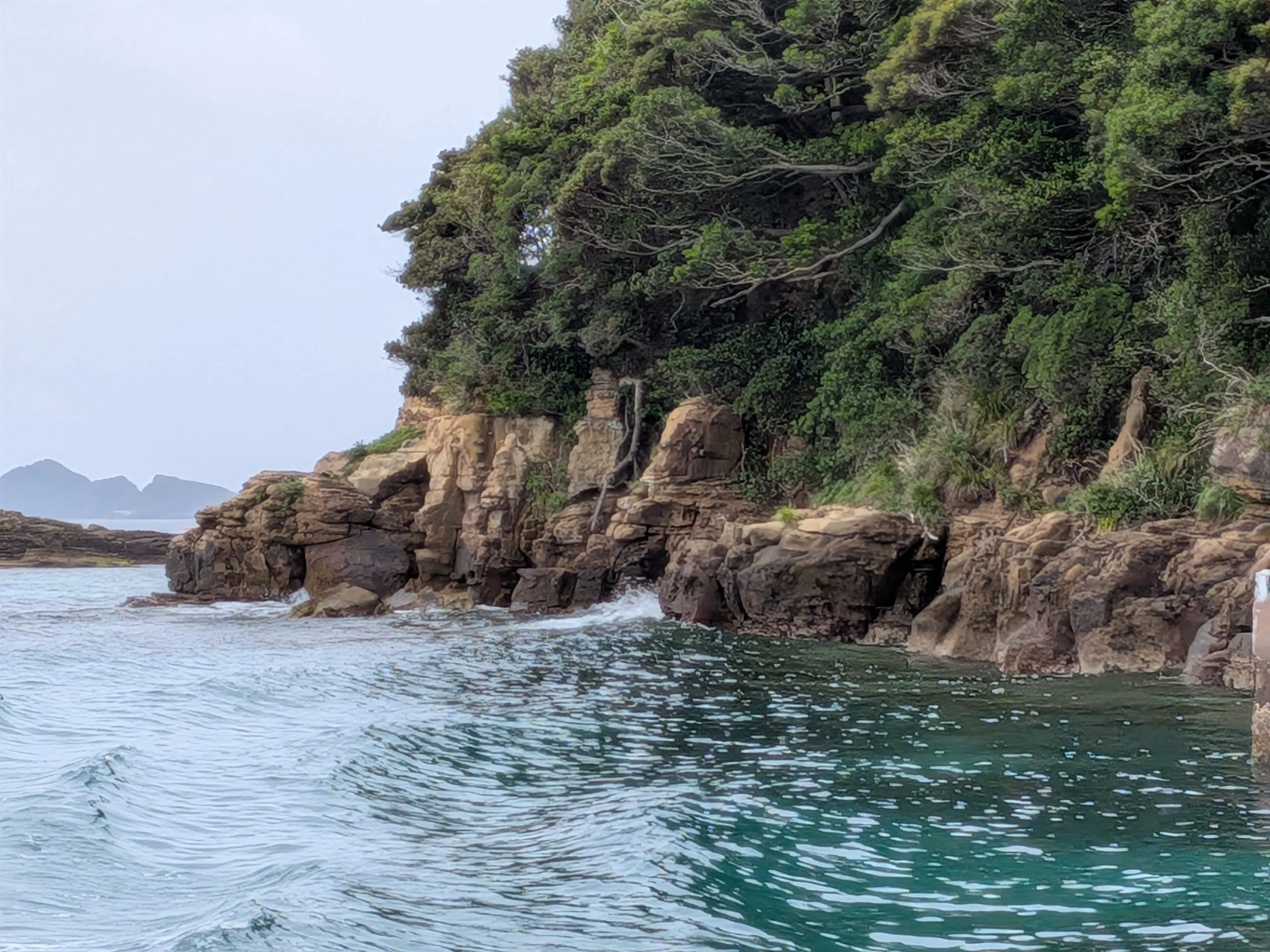 エカシとフチ　北の島に行きたひとびとの記録 島を旅して、島を見つめ直す ─ 編集部より／日々の暮らしのなかの