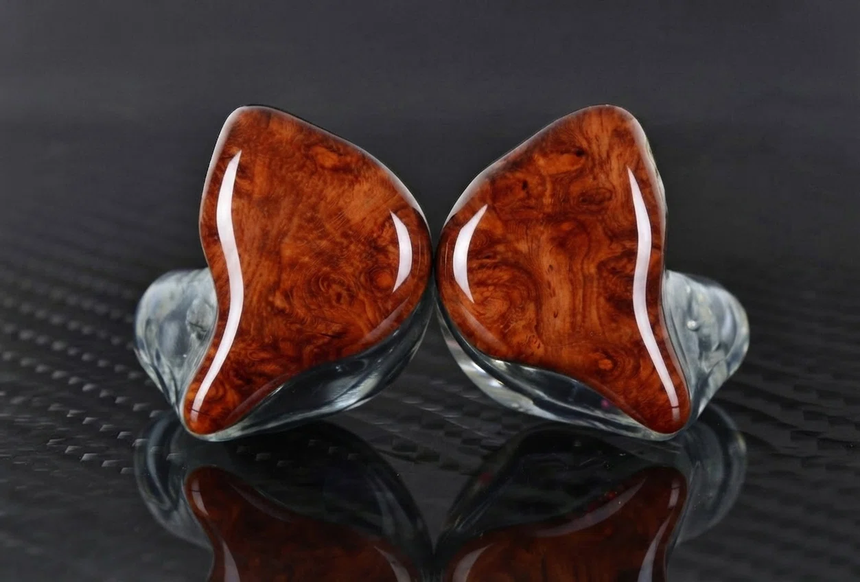 頂点と基準点。Noble Audio 「KRONOS」 「Stage 3」、2つのCustom IEM