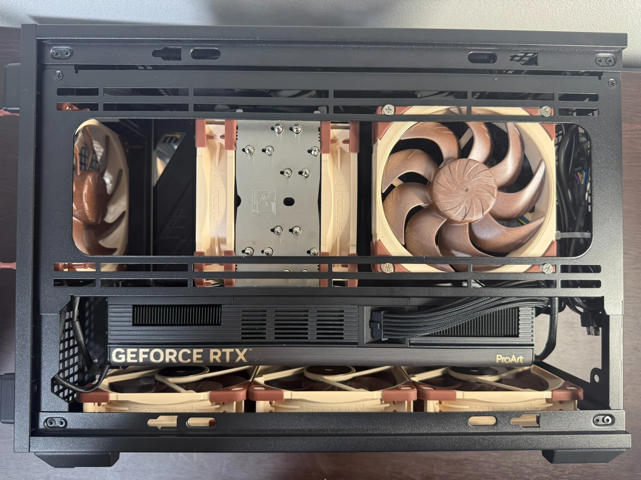LIANLI B4-mATX WOOD オシャレなウッドパネルPCケースのレビュー｜ねこ