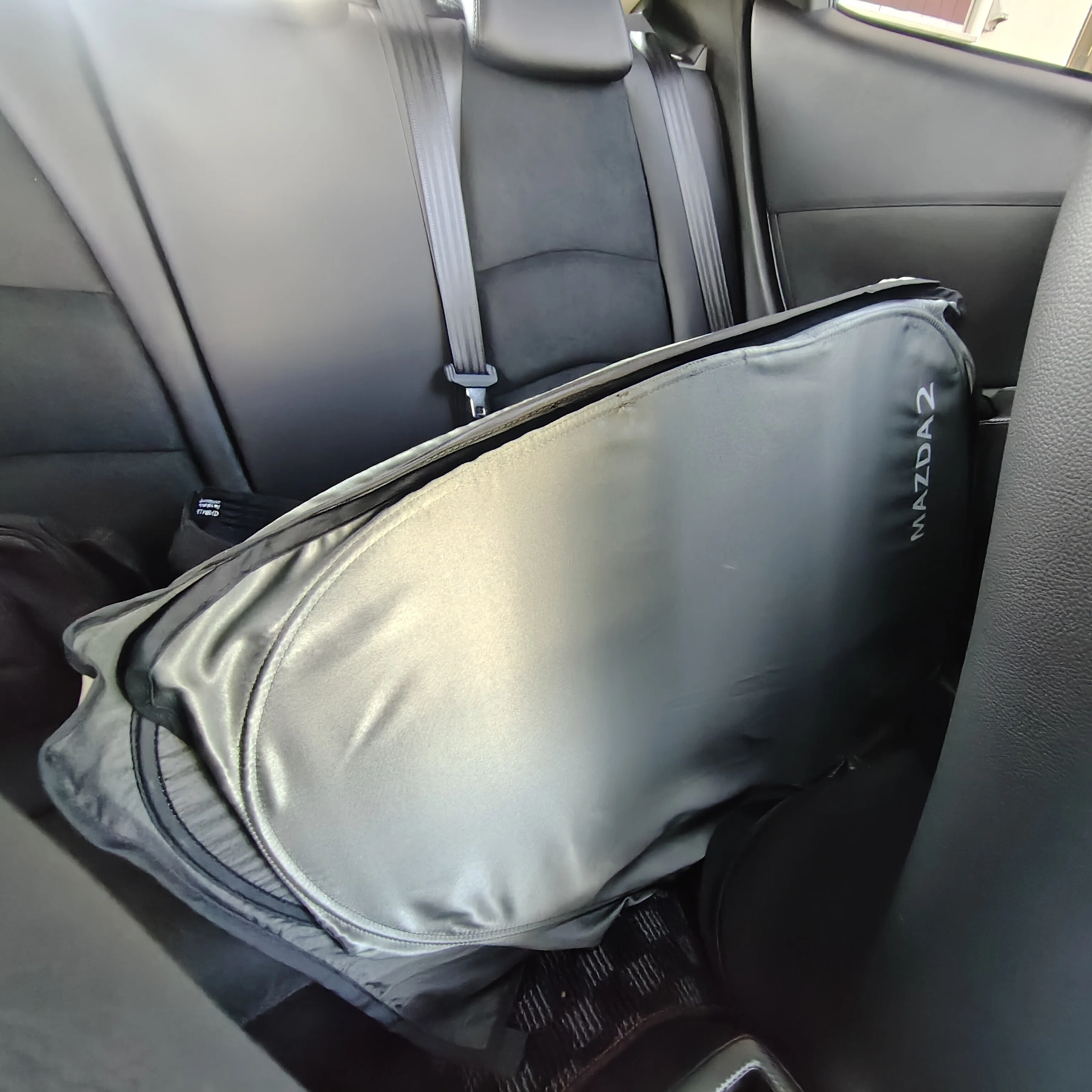 MAZDA2純正サンシェードは「買い」か｜ばるさん