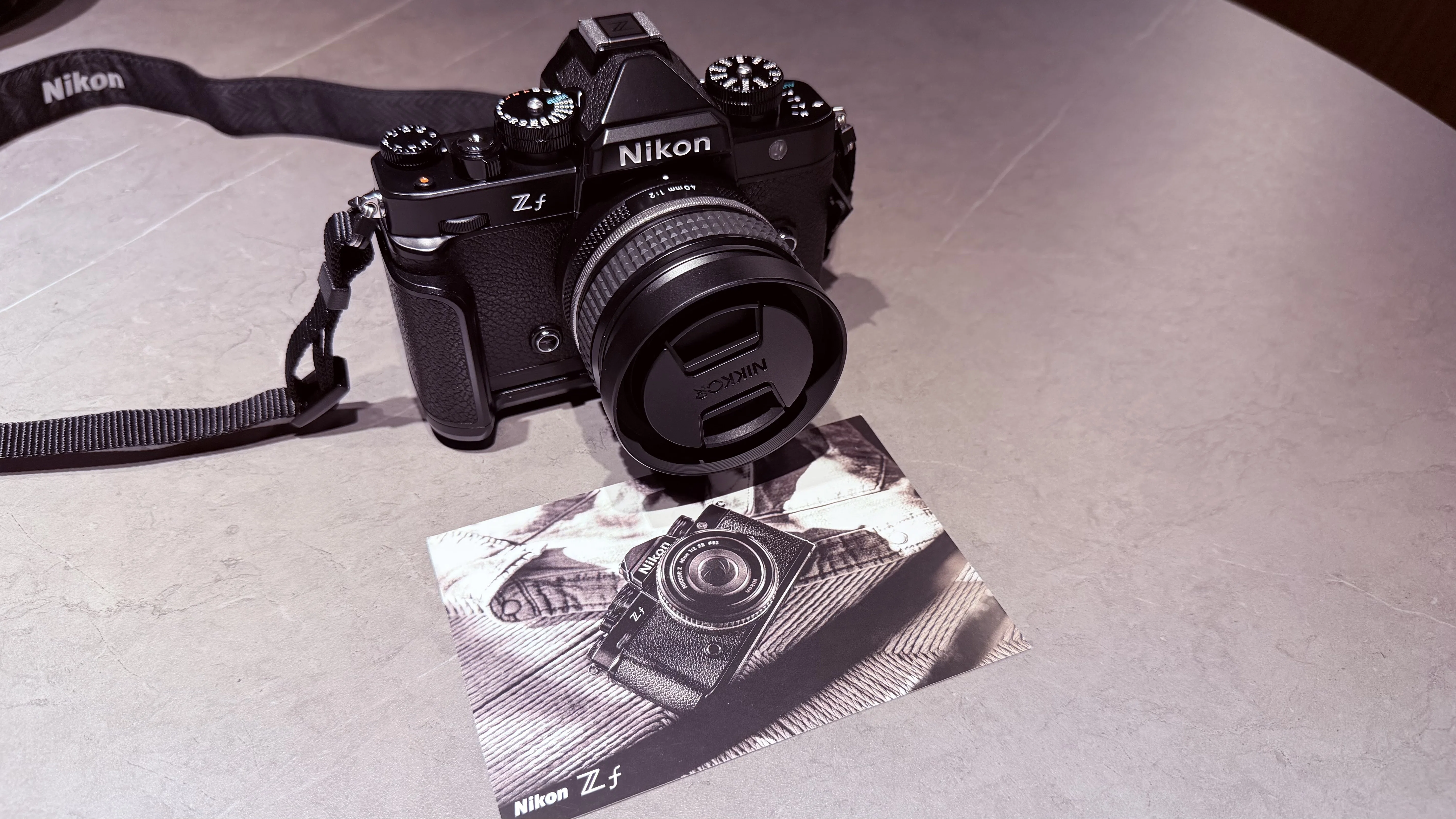 レビュー】デザインに一目惚れ。Nikon Zfを購入した理由と揃えた