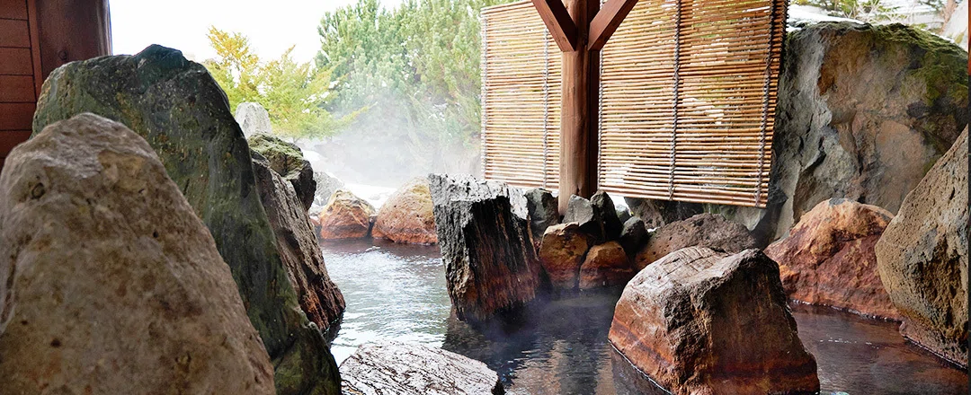 サロマ湖鶴雅リゾートの1階露天風呂