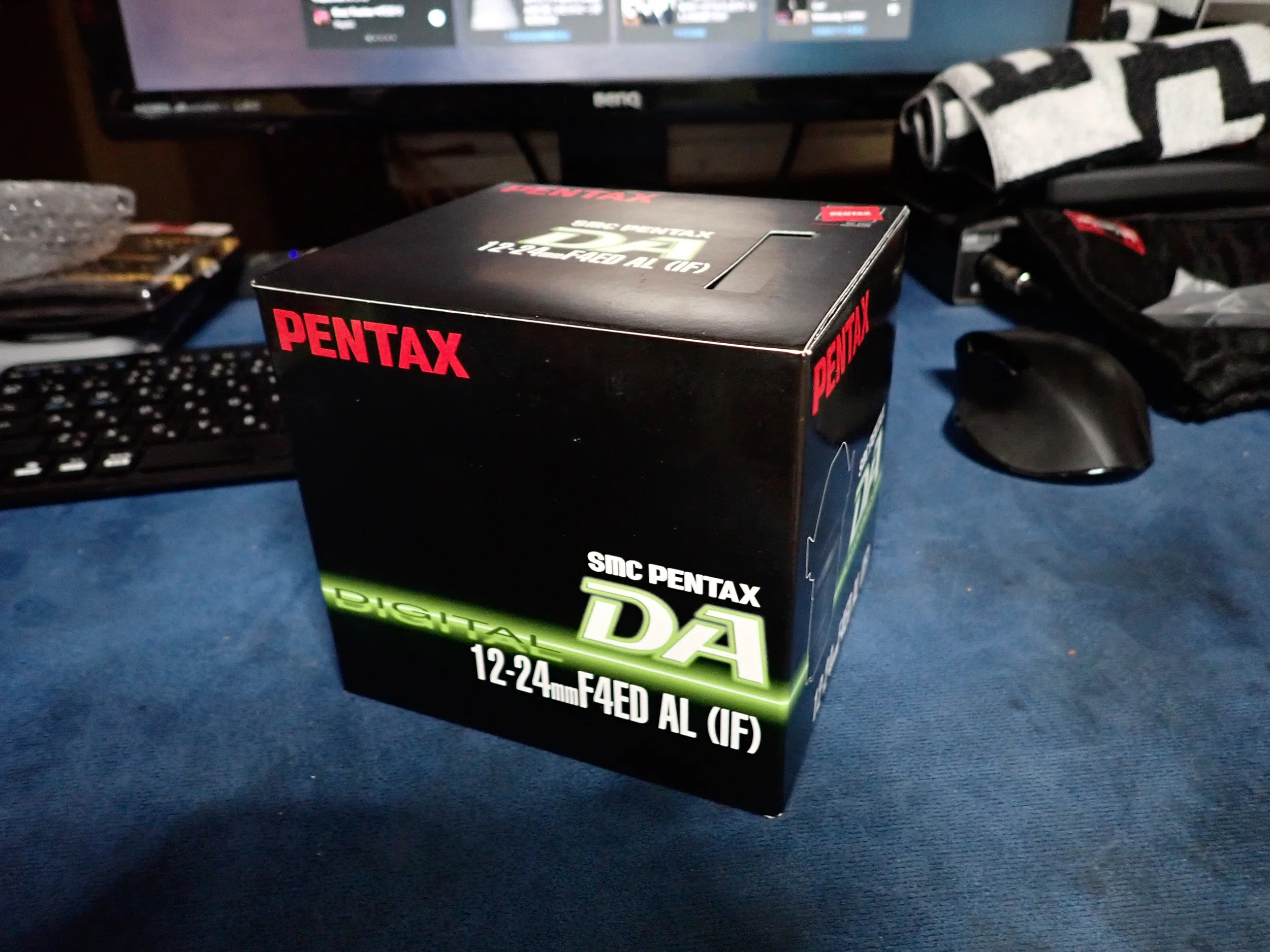 箱の綺麗さは、愛情の証。APS-C用「DA 12-24mmF4」を、あえてフル