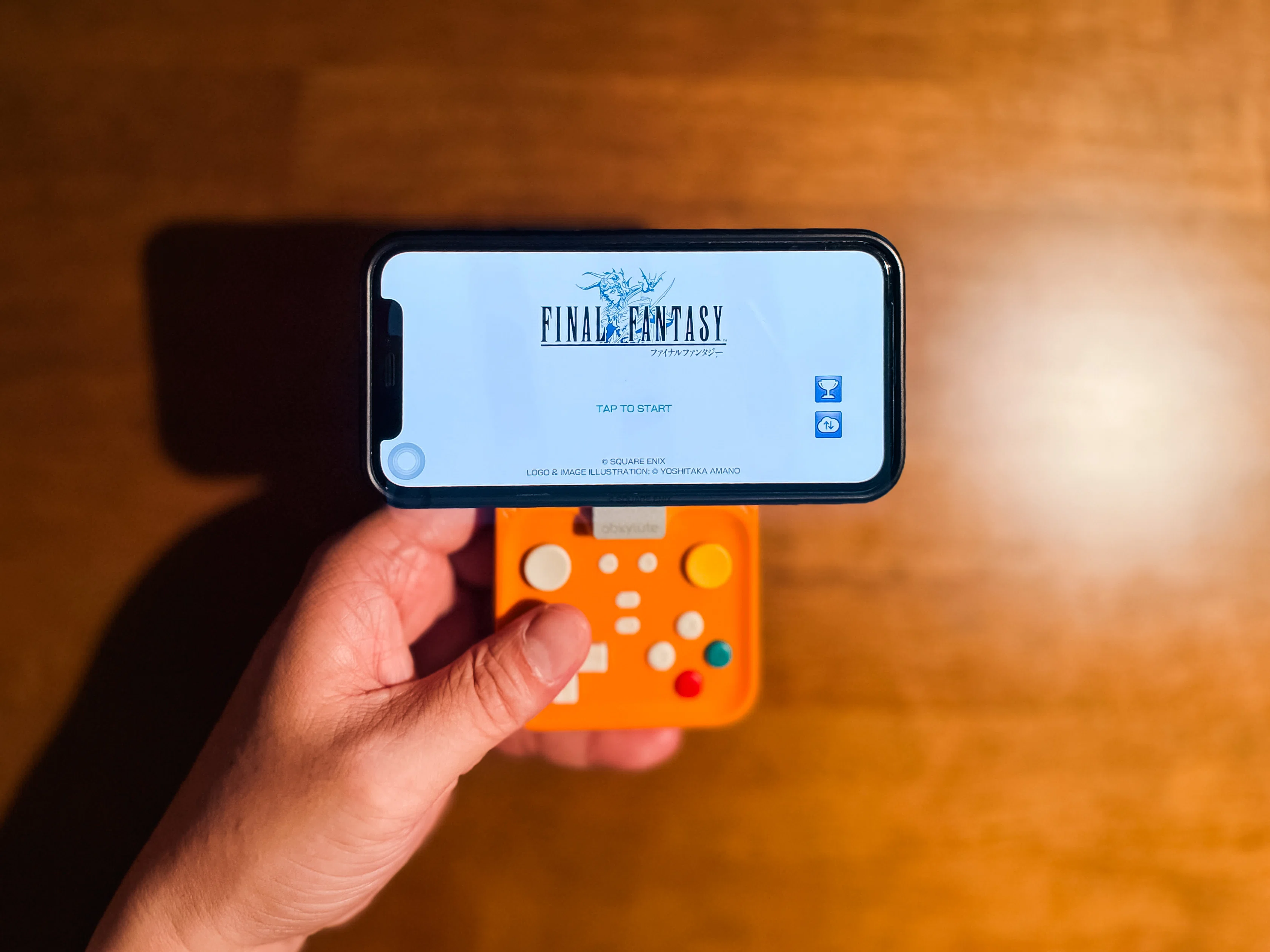 abxylute M4 オレンジ スマホ用 ゲームコントローラー 日本初上陸