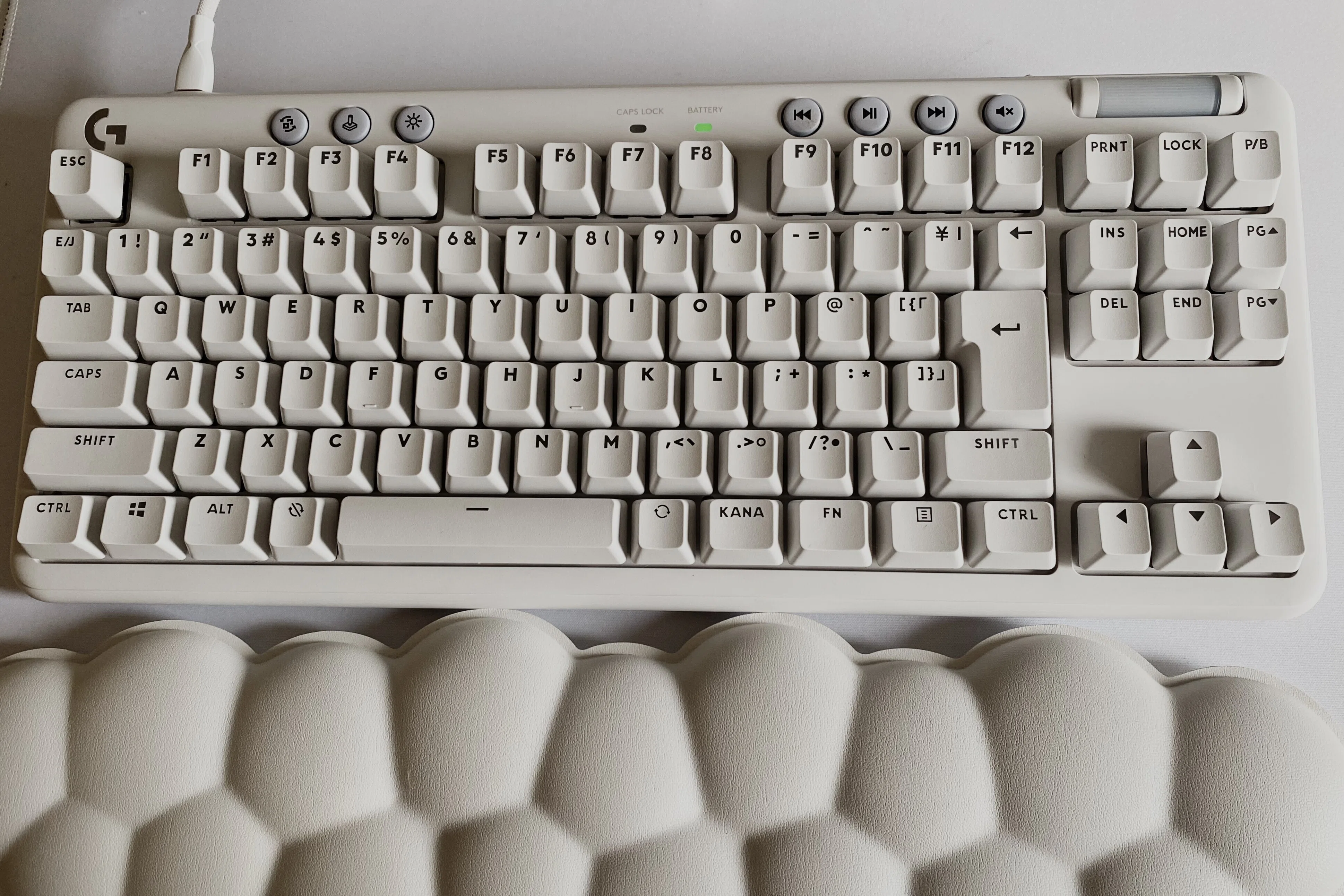 Logicool G715 レビュー｜カワイイ雲のパームレスト付き。Logicool定番