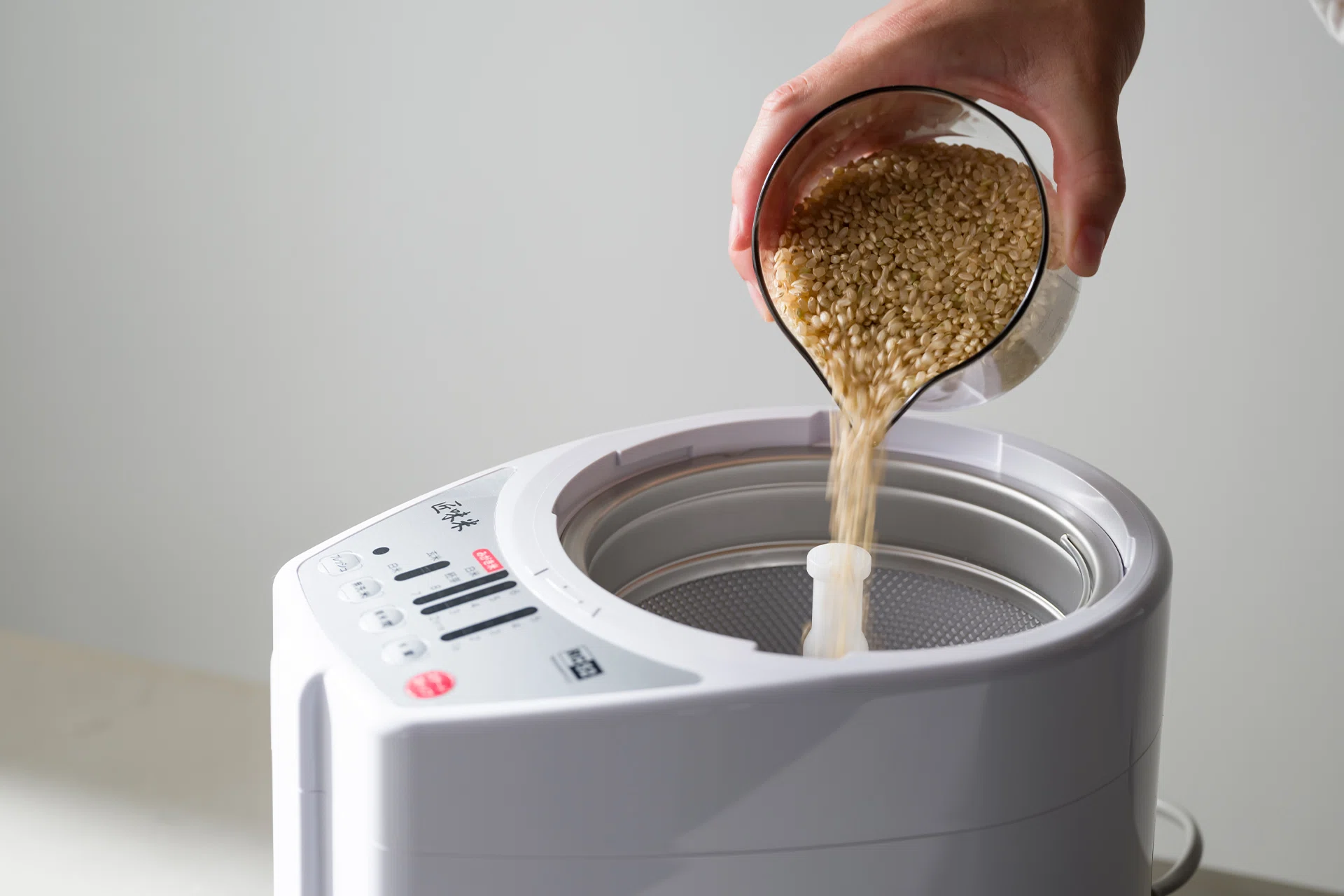 seleby　山本電気 家庭用精米機  匠味 家庭用精米機「匠味米（YE-RC52）」先行予約スタート｜山本電気 公式