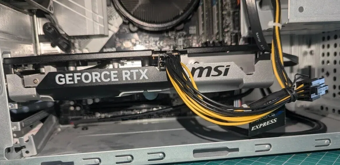Ryzen7 5700GのPCにRTX 5060 Ti 16GBを増設したら起動しなくなり解決