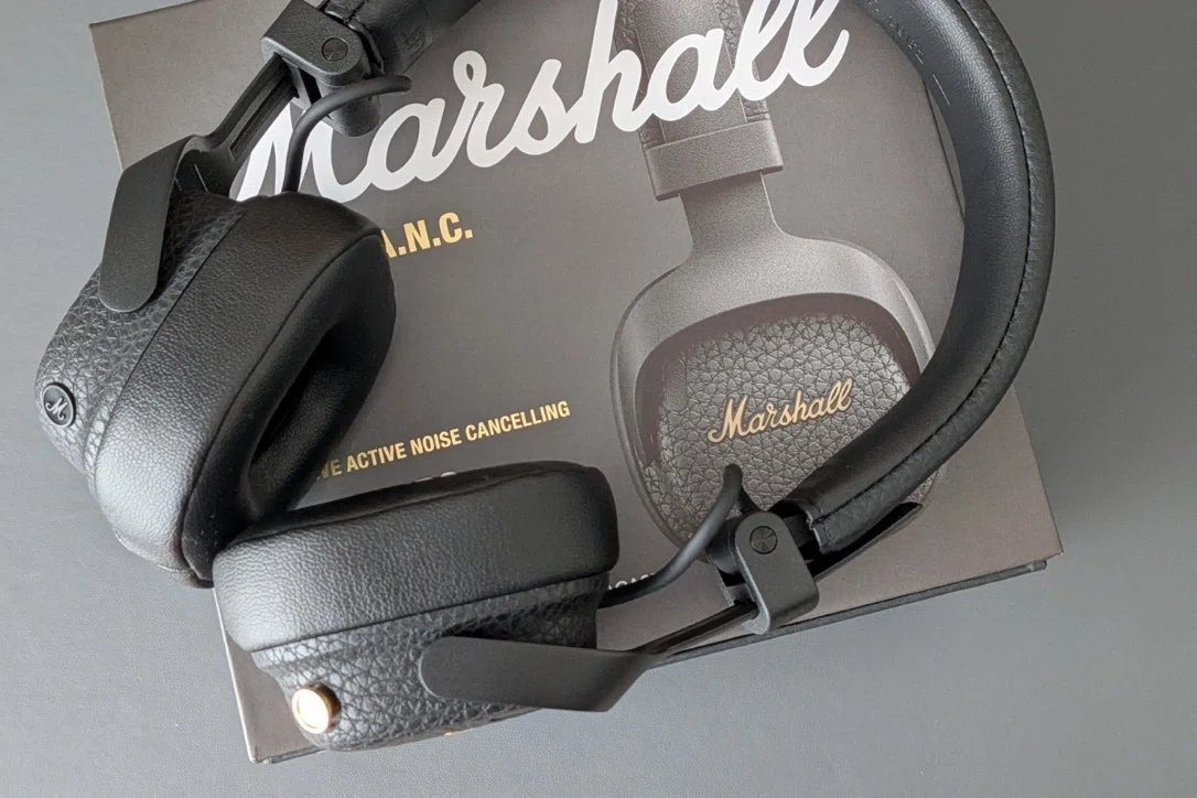 Marshall MILTON A.N.C.レビュー！通勤もカフェも映画も。これ1台でちょうどよかった話