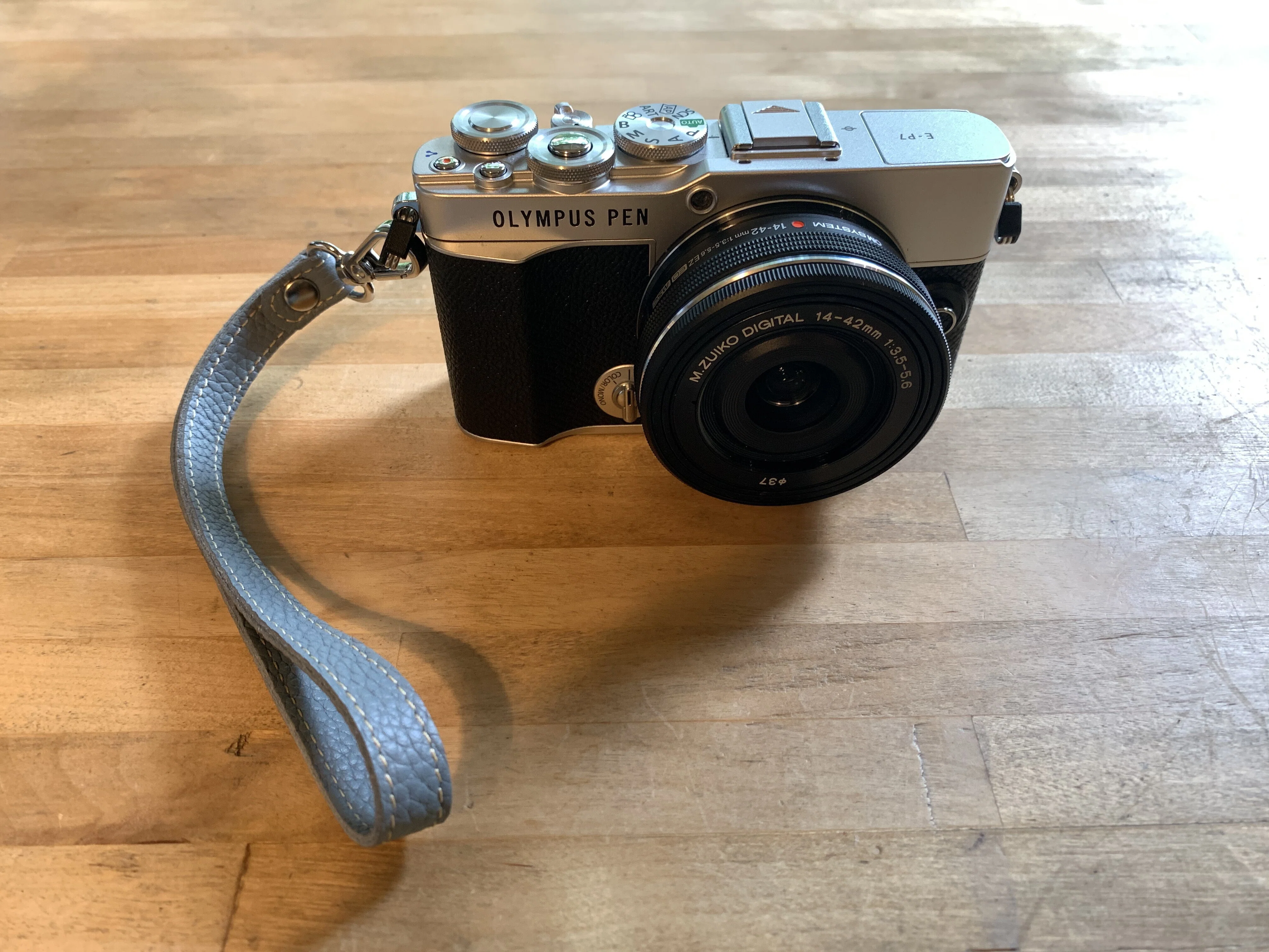 6】 OLYMPUS PEN E-P7のためのハンドストラップ選び｜サム @OLYMPUS