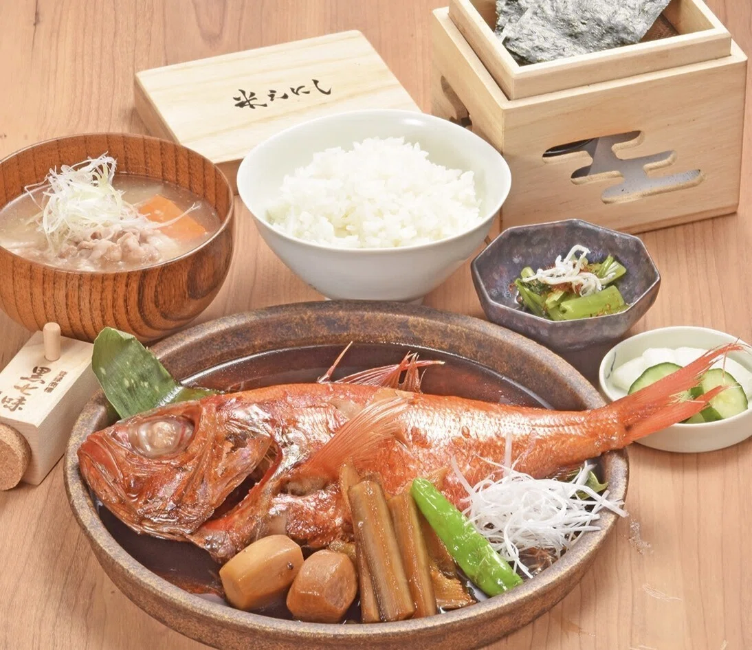 9-10月限定】八戸港直送 金目鯛まるごと煮付け朝定食が始まります