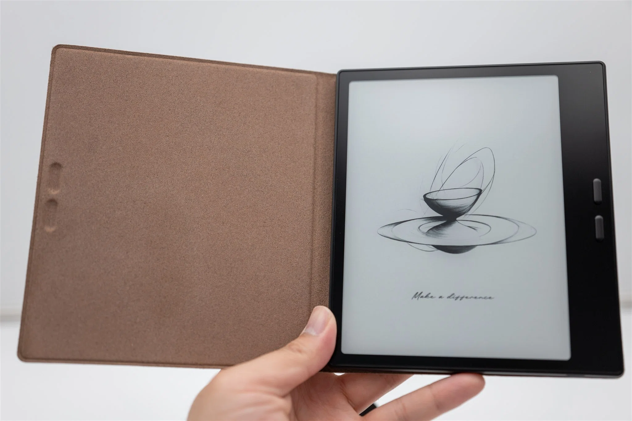 カラーE-inkで一度失敗した私が、白黒のBOOX Go 7に落ち着いた話｜半年
