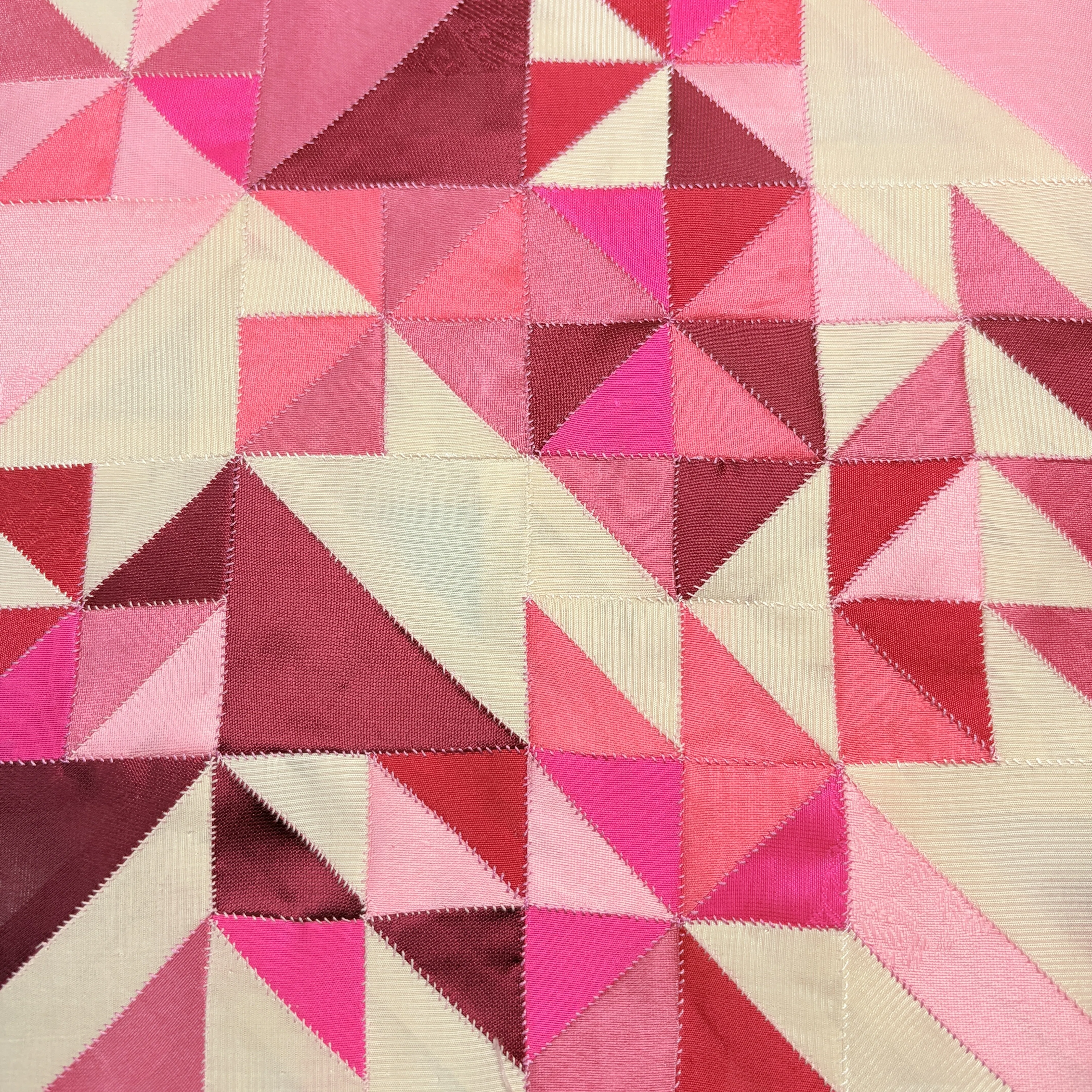 ポジャギNo.43 Pojagi Production Diary] Red to pink triangle-patchwork Pojagi