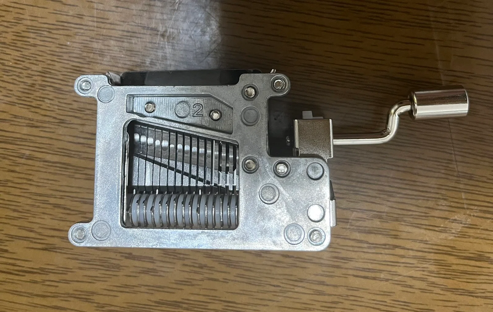 手回しオルゴールの試作を始めたら、音楽史までたどり着いた｜詩縞あずき