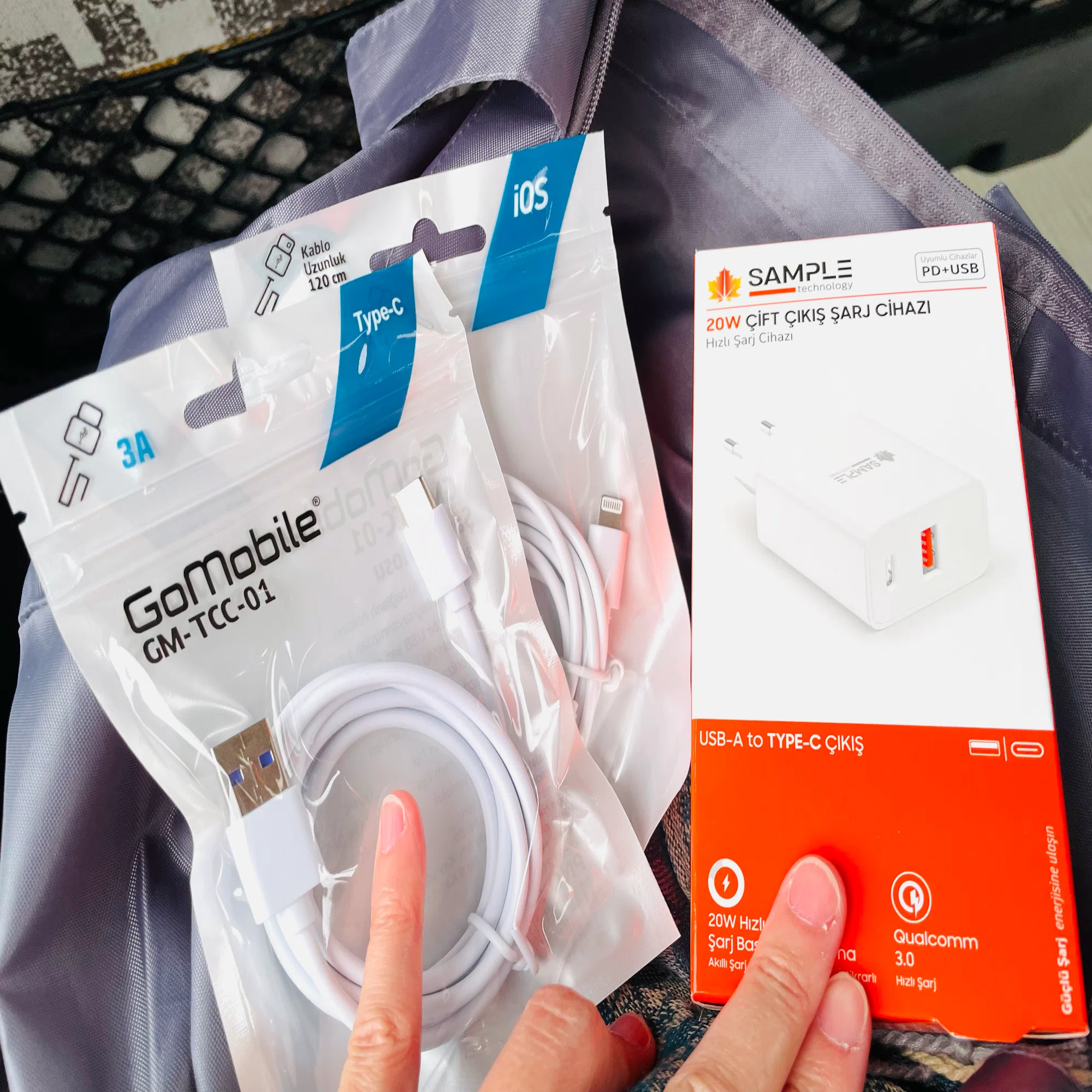 海外での急速充電はこれ1台で！PC、カメラ、スマホ対応で荷物ミニマル