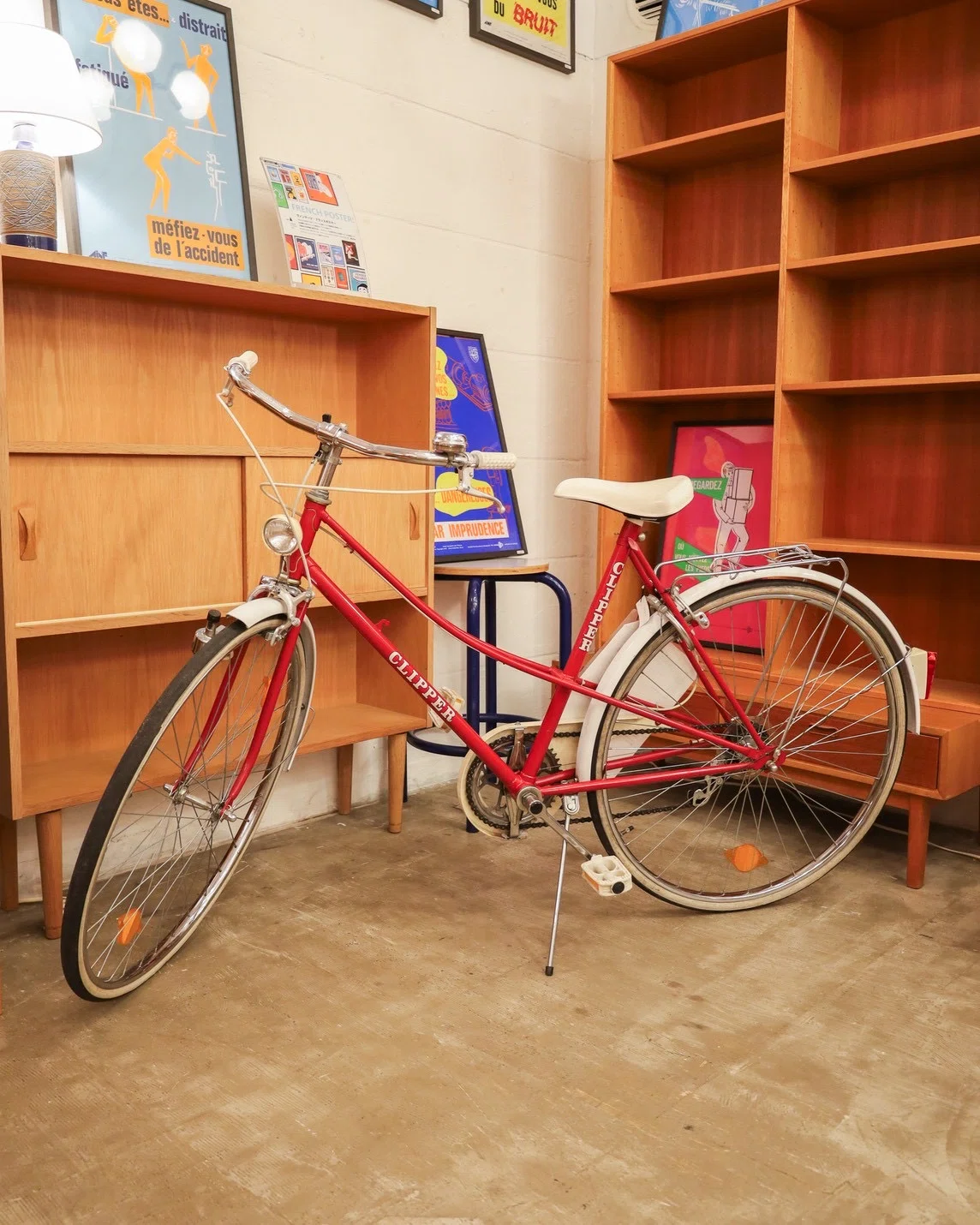ヨーロッパヴィンテージ自転車はいかがですかー？」｜松浦パグ