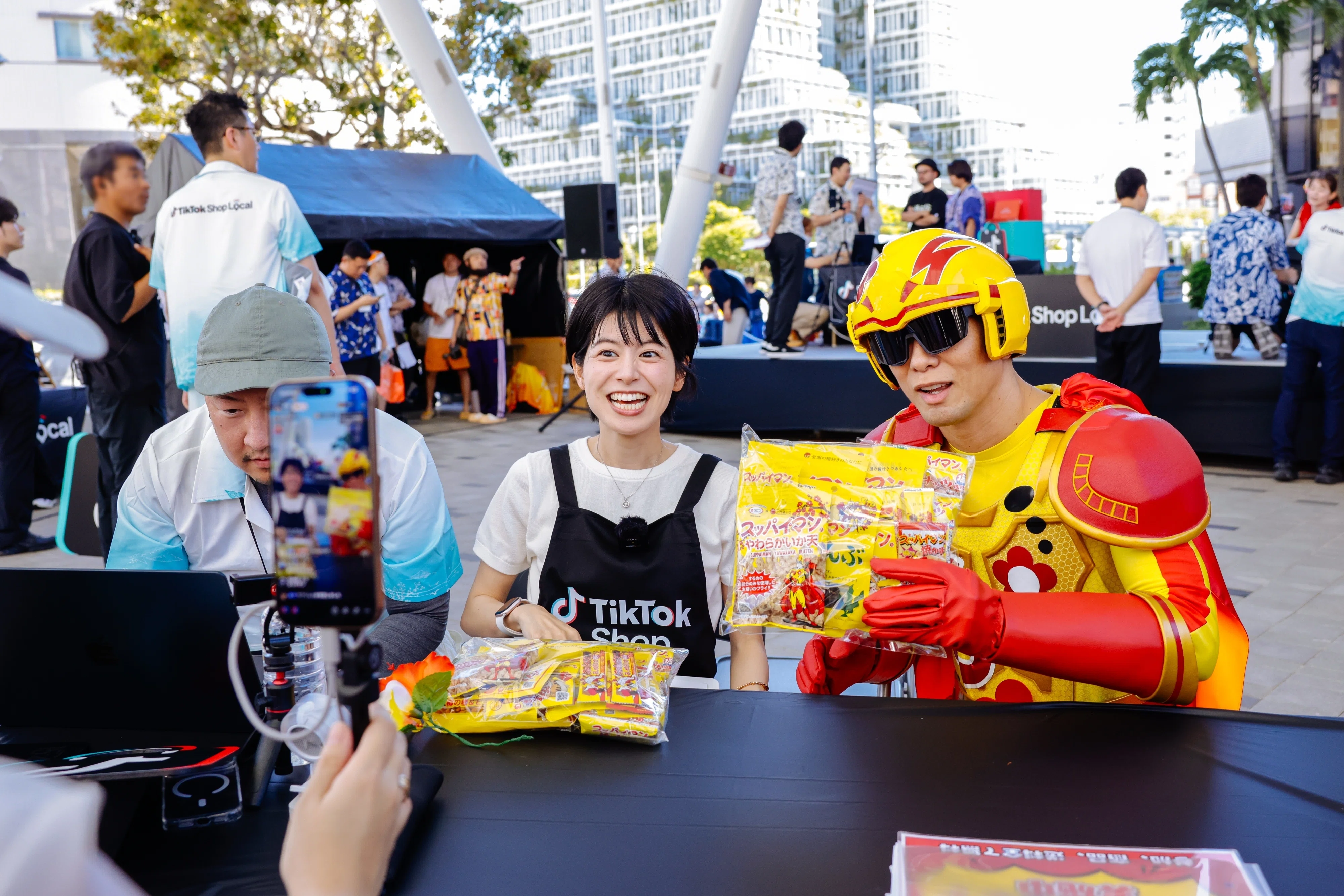 海ぶどう、マンゴー、シーサークッキーなどの沖縄グルメが大集合！地域