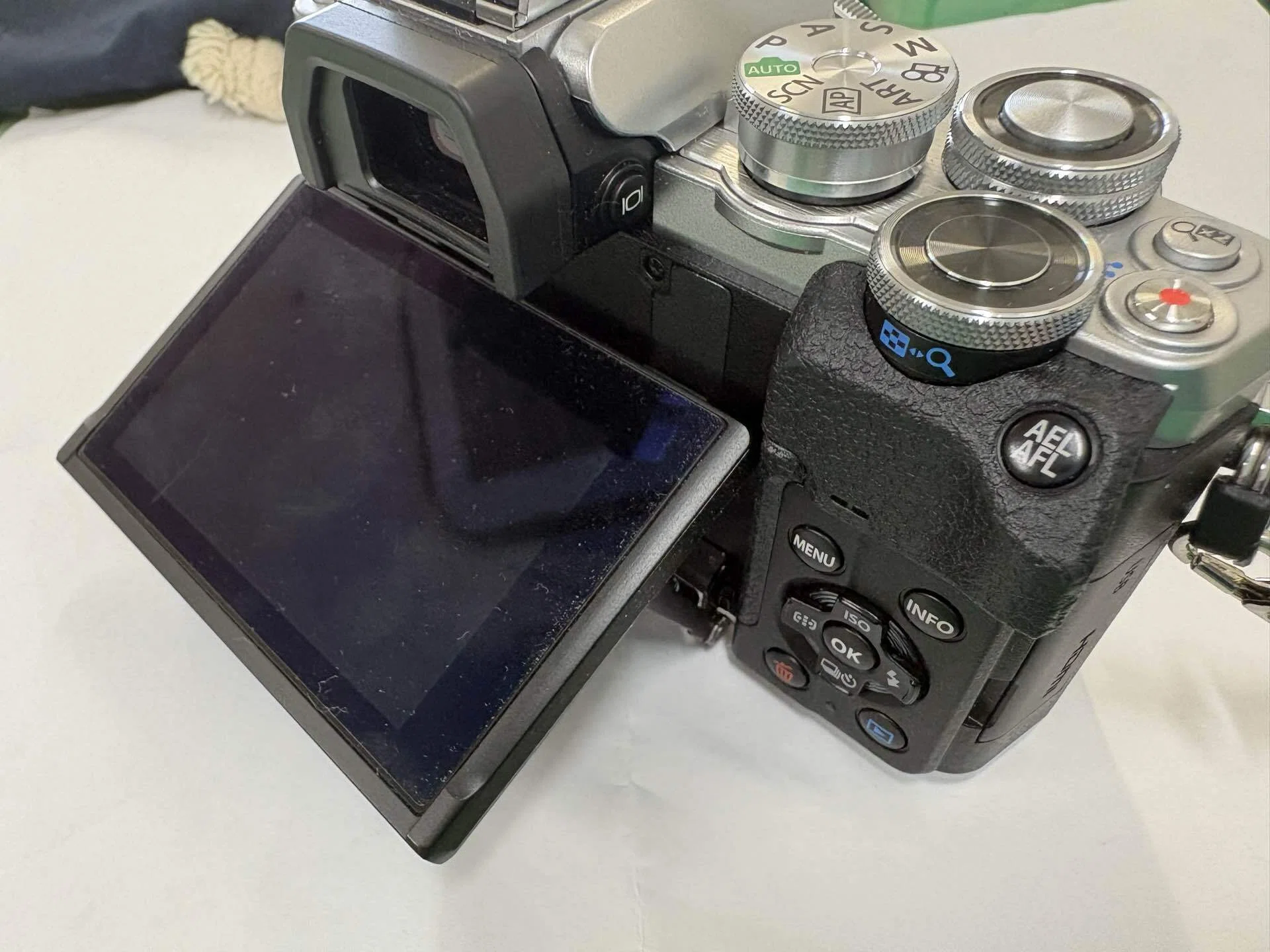 カメラやレンズを守るモノを購入｜SuzukenSambar